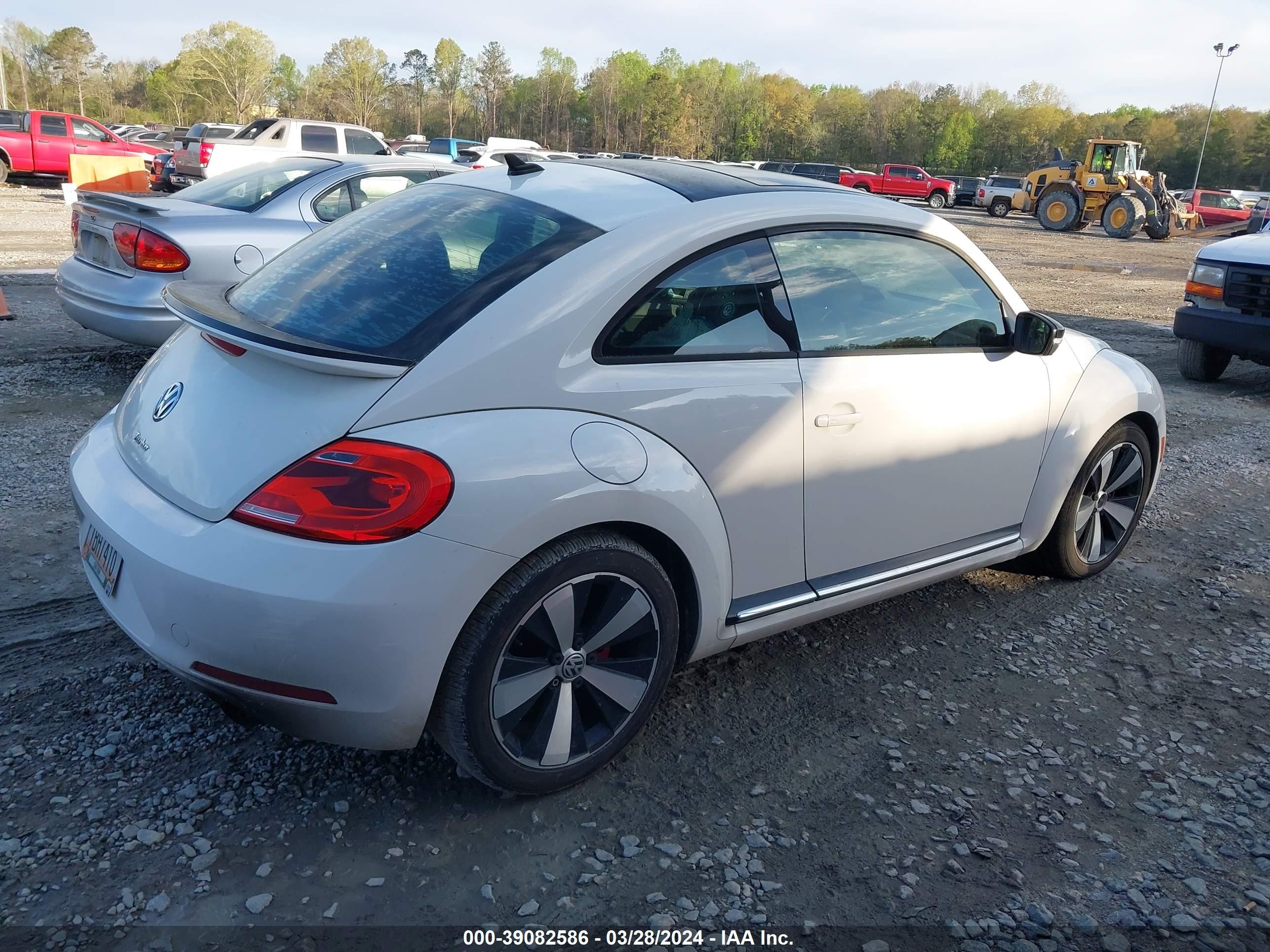 Photo 3 VIN: 3VWV67AT9DM609111 - VOLKSWAGEN BEETLE 