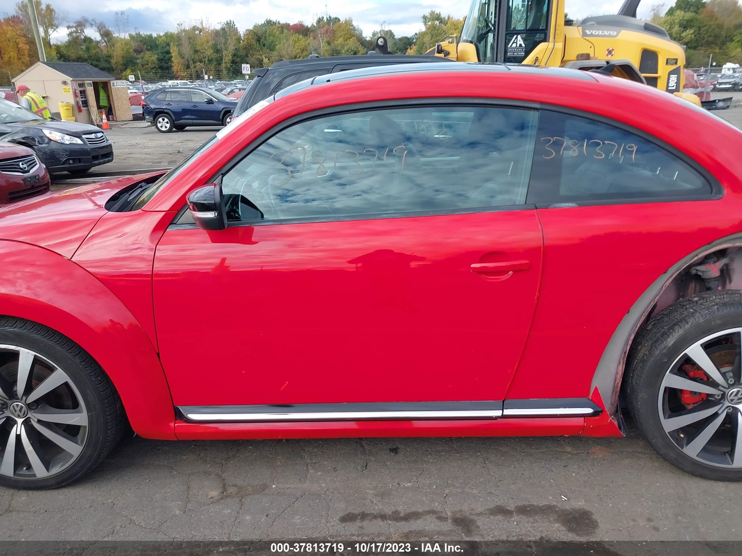 Photo 13 VIN: 3VWVA7AT0DM608038 - VOLKSWAGEN BEETLE COUPE 