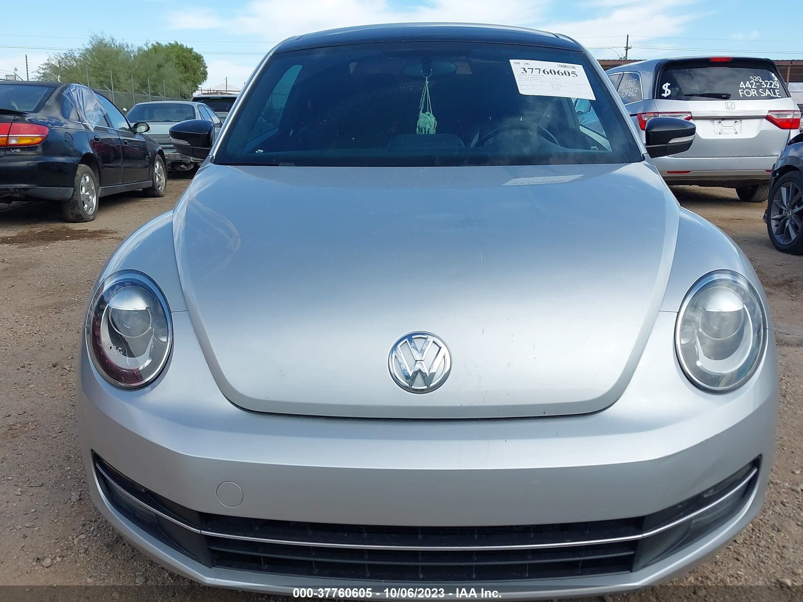 Photo 12 VIN: 3VWVA7AT5CM663194 - VOLKSWAGEN BEETLE 