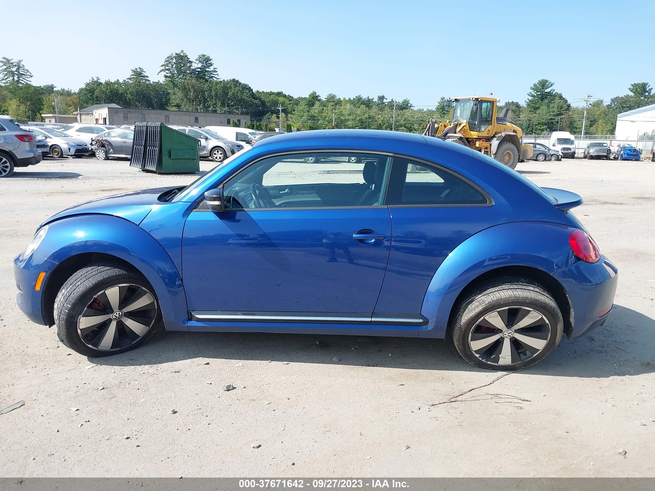 Photo 13 VIN: 3VWVA7AT6CM620757 - VOLKSWAGEN BEETLE 