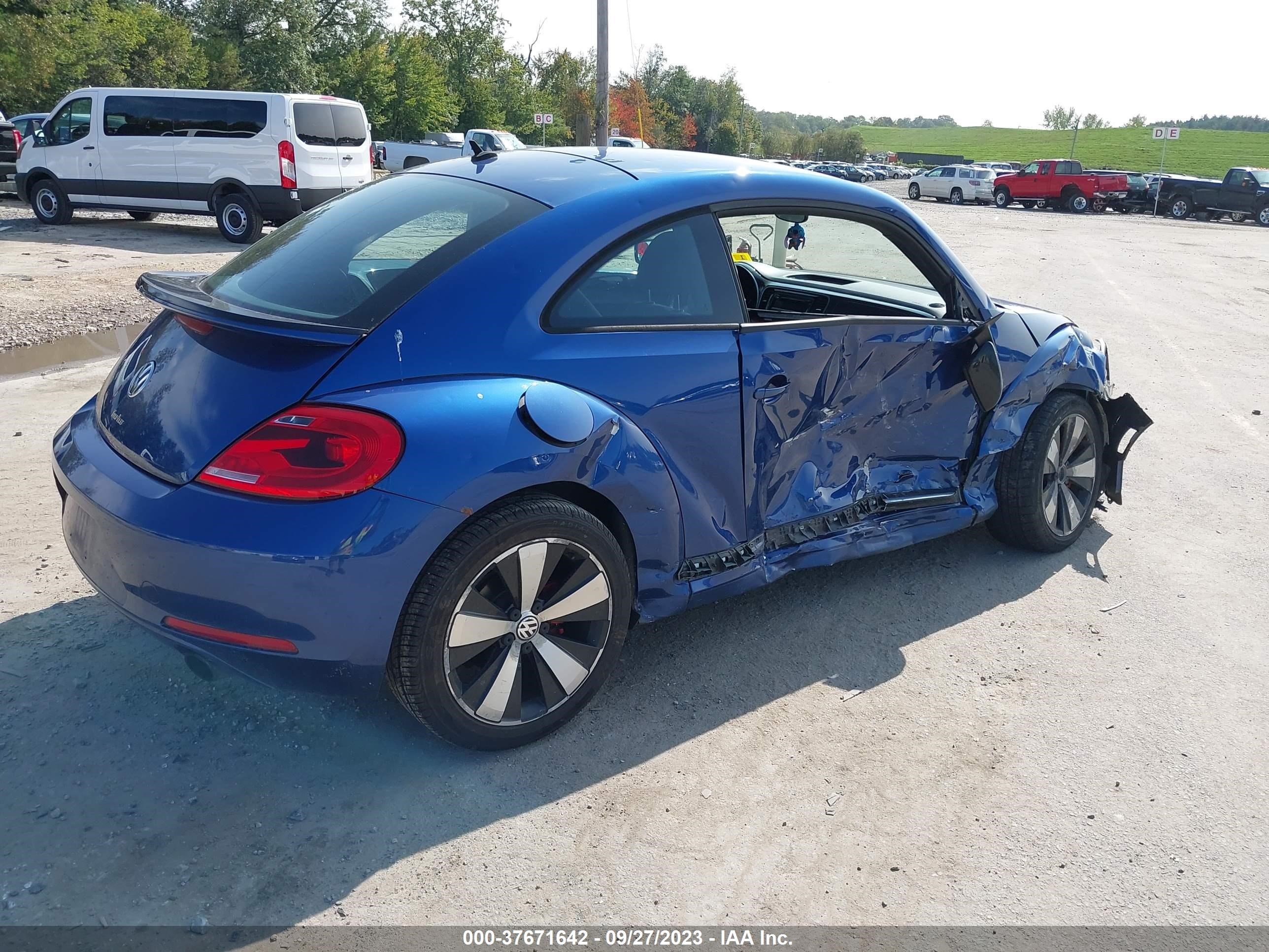 Photo 3 VIN: 3VWVA7AT6CM620757 - VOLKSWAGEN BEETLE 