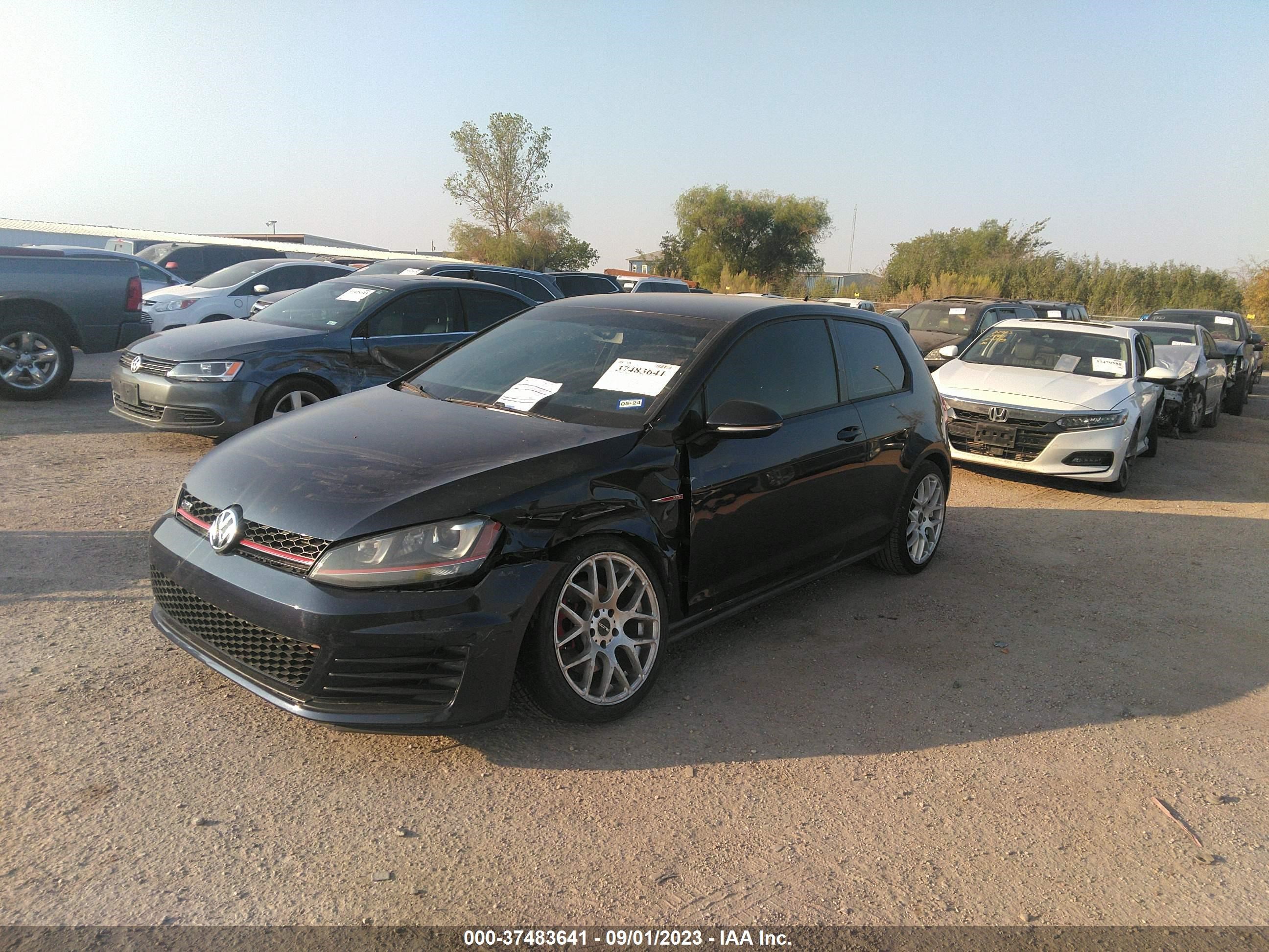 Photo 1 VIN: 3VWYT7AU0GM041530 - VOLKSWAGEN GOLF 