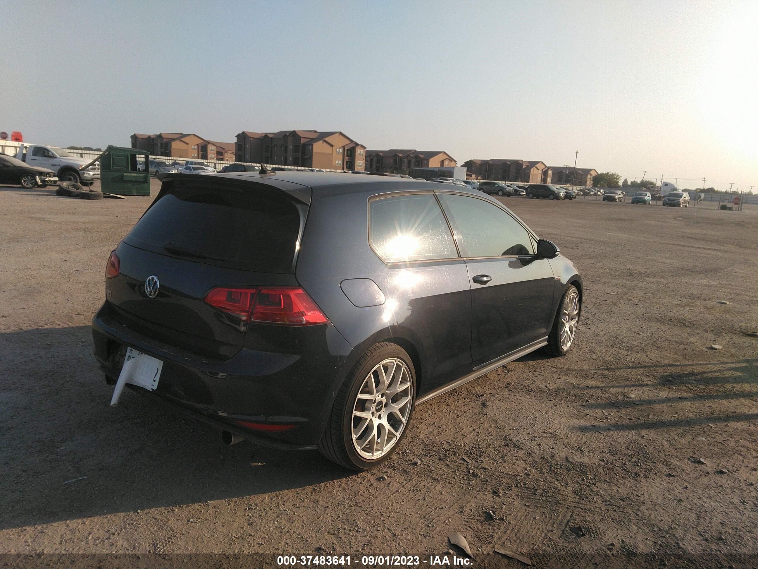 Photo 3 VIN: 3VWYT7AU0GM041530 - VOLKSWAGEN GOLF 