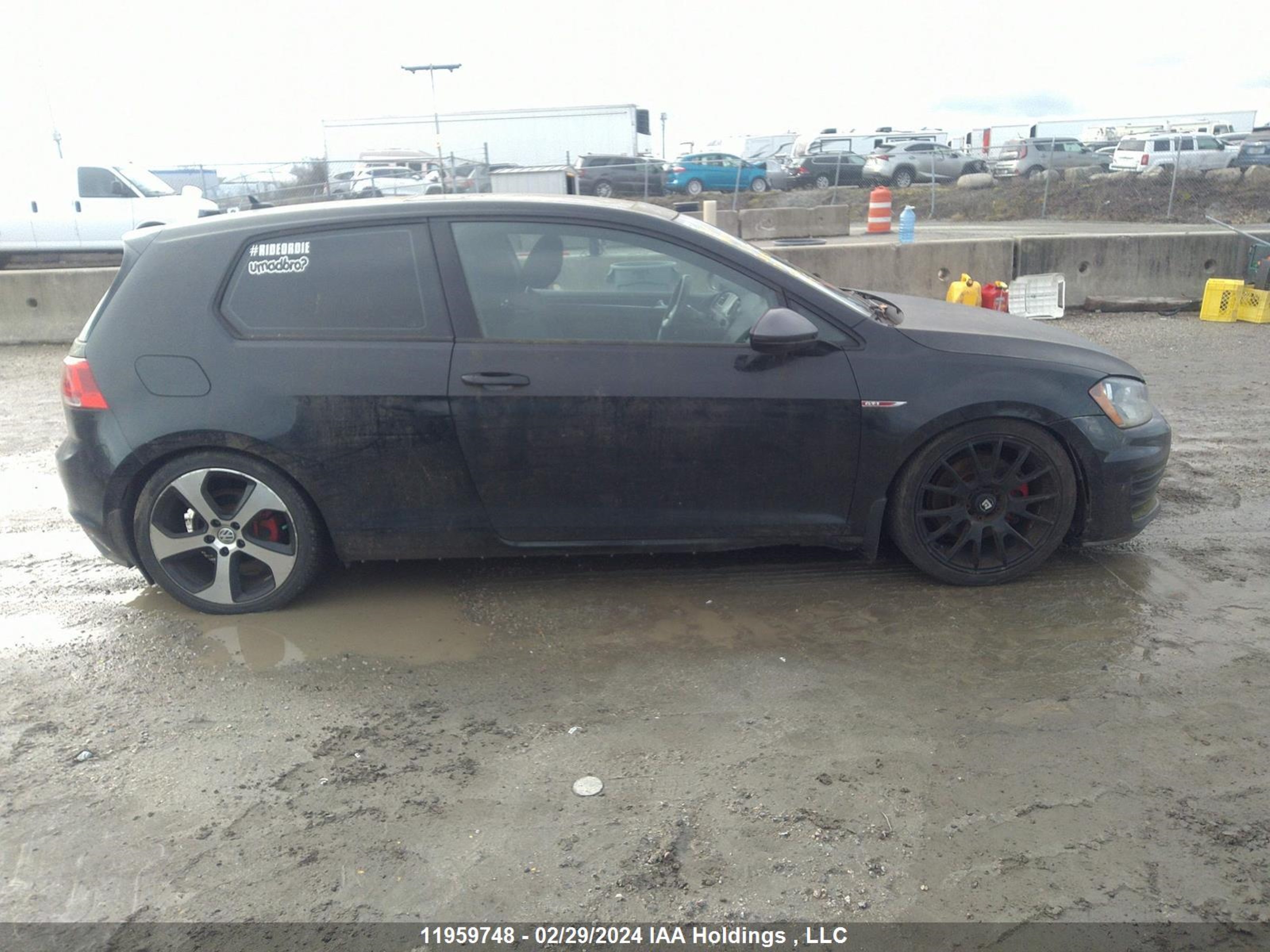 Photo 13 VIN: 3VWYT7AU4FM026446 - VOLKSWAGEN GTI 