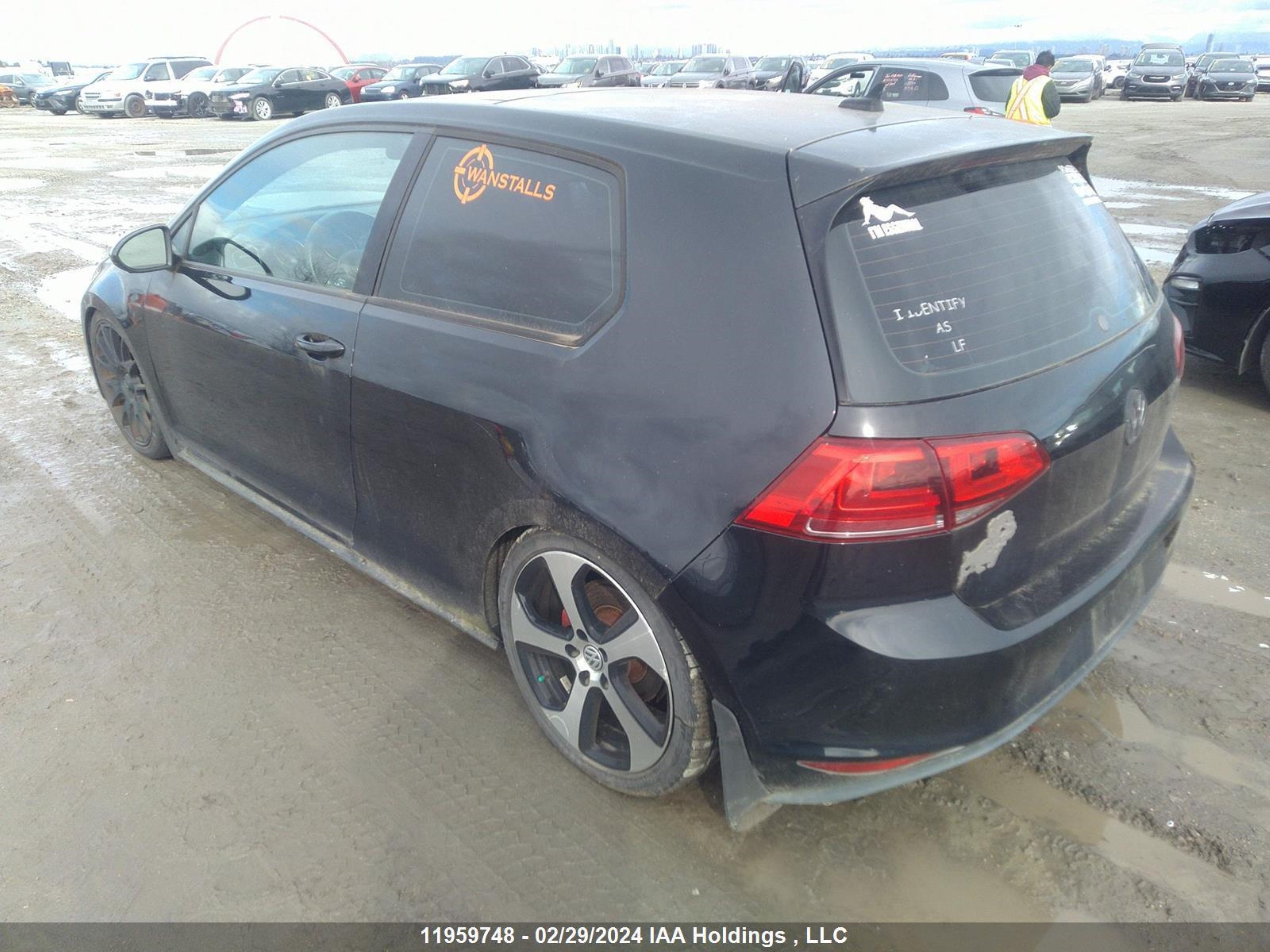 Photo 2 VIN: 3VWYT7AU4FM026446 - VOLKSWAGEN GTI 