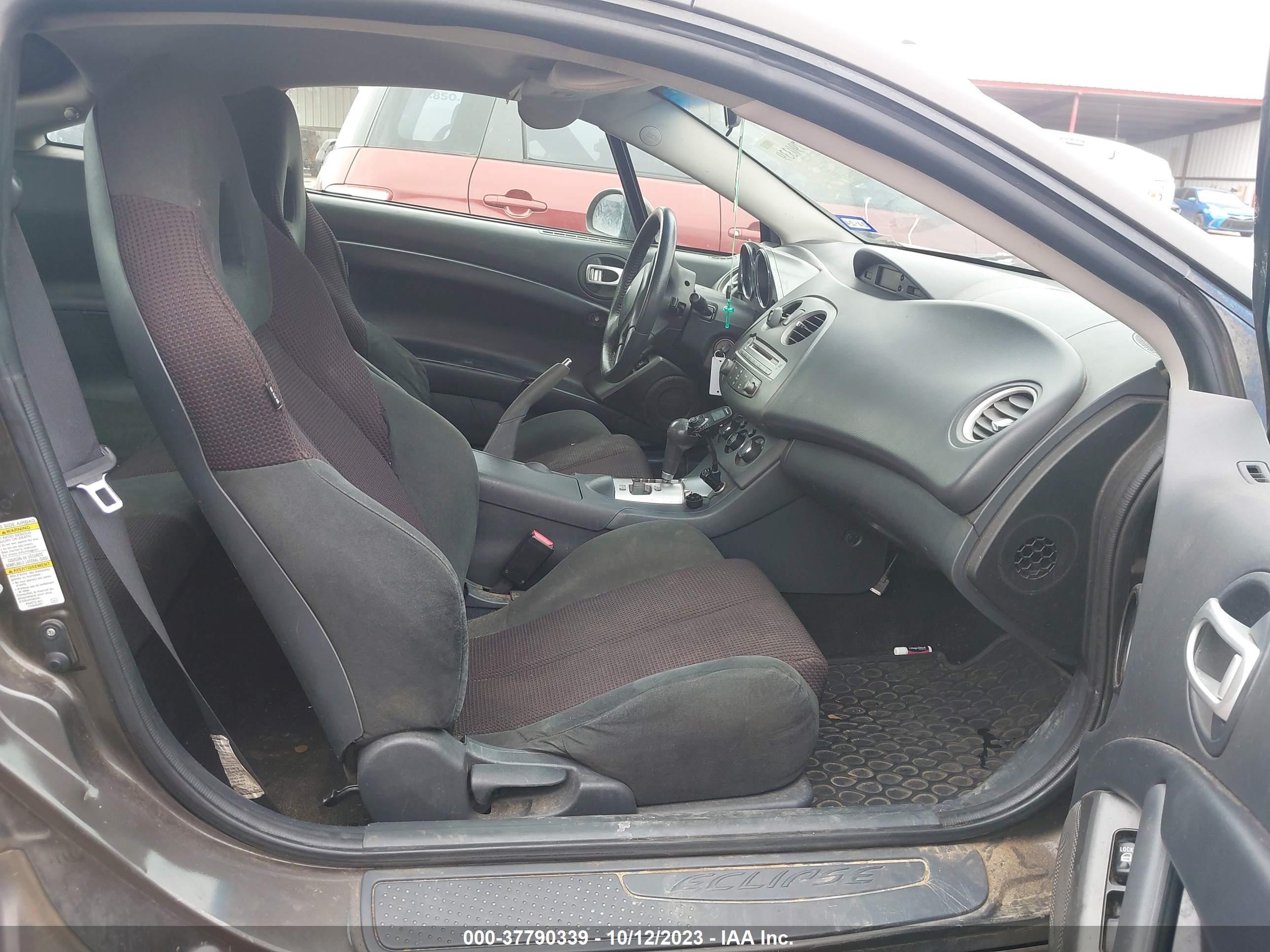 Photo 4 VIN: 4A31K5DF5BE017969 - MITSUBISHI ECLIPSE 