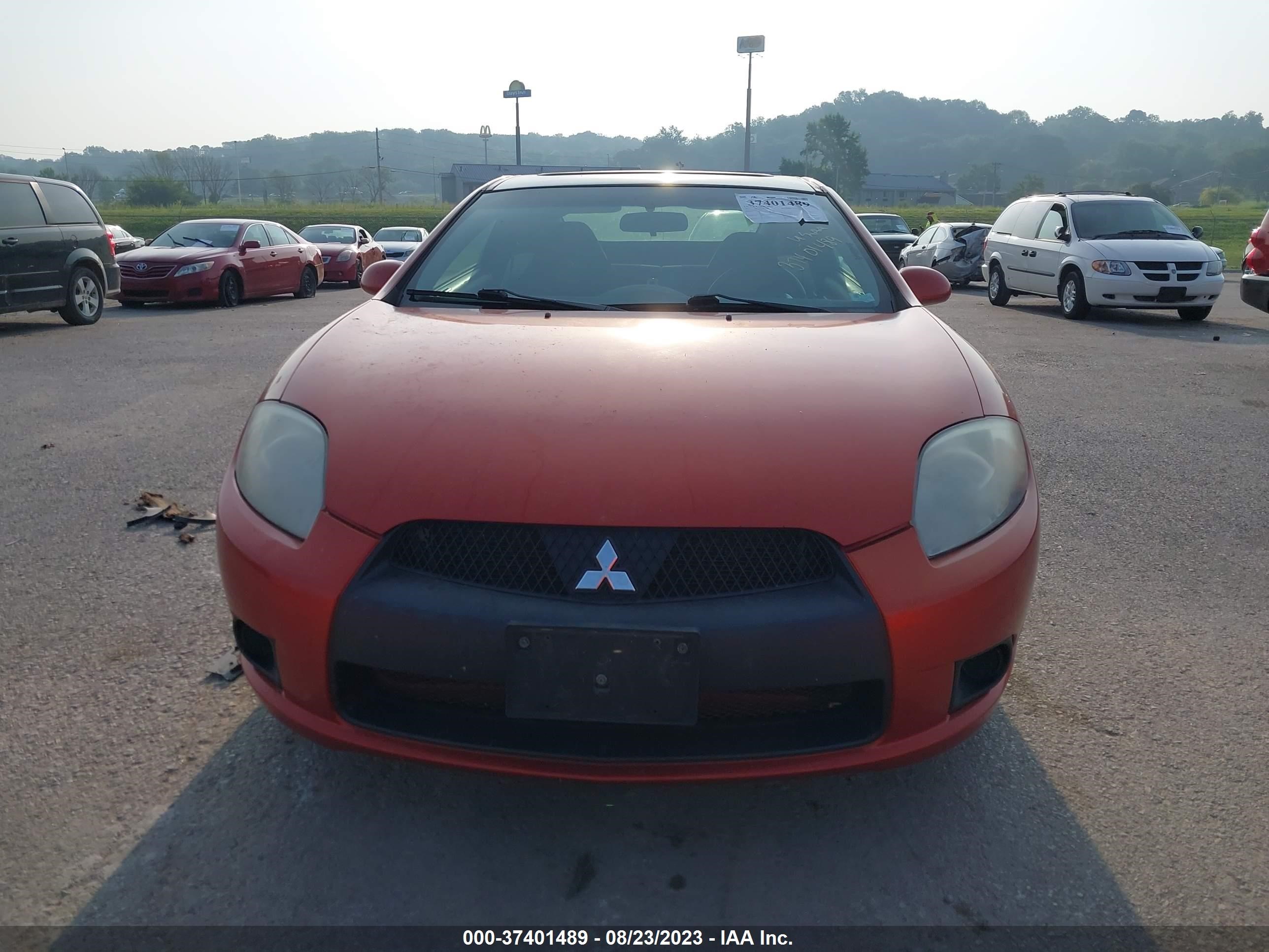 Photo 11 VIN: 4A31K5DF8BE017707 - MITSUBISHI ECLIPSE 