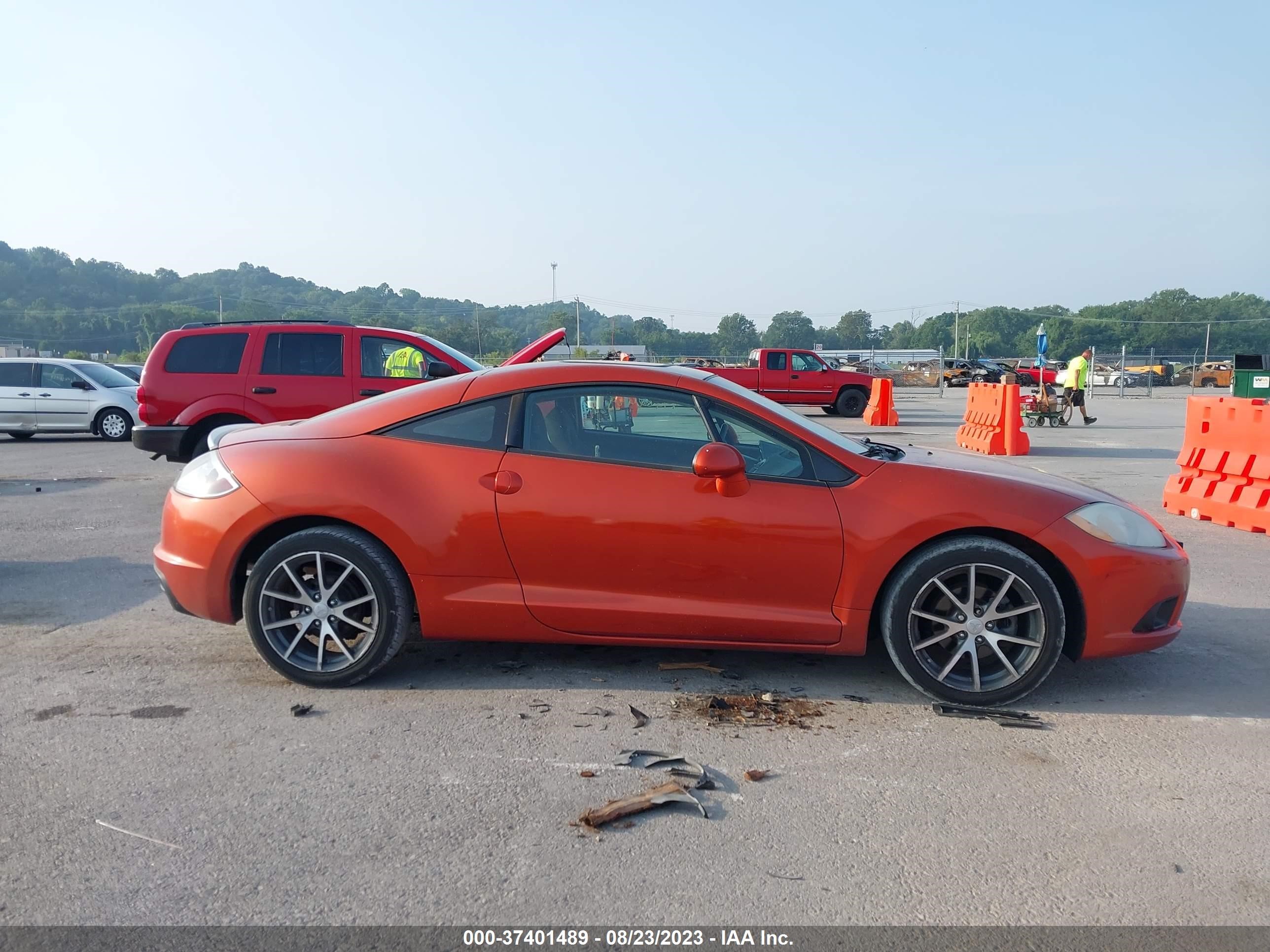 Photo 12 VIN: 4A31K5DF8BE017707 - MITSUBISHI ECLIPSE 