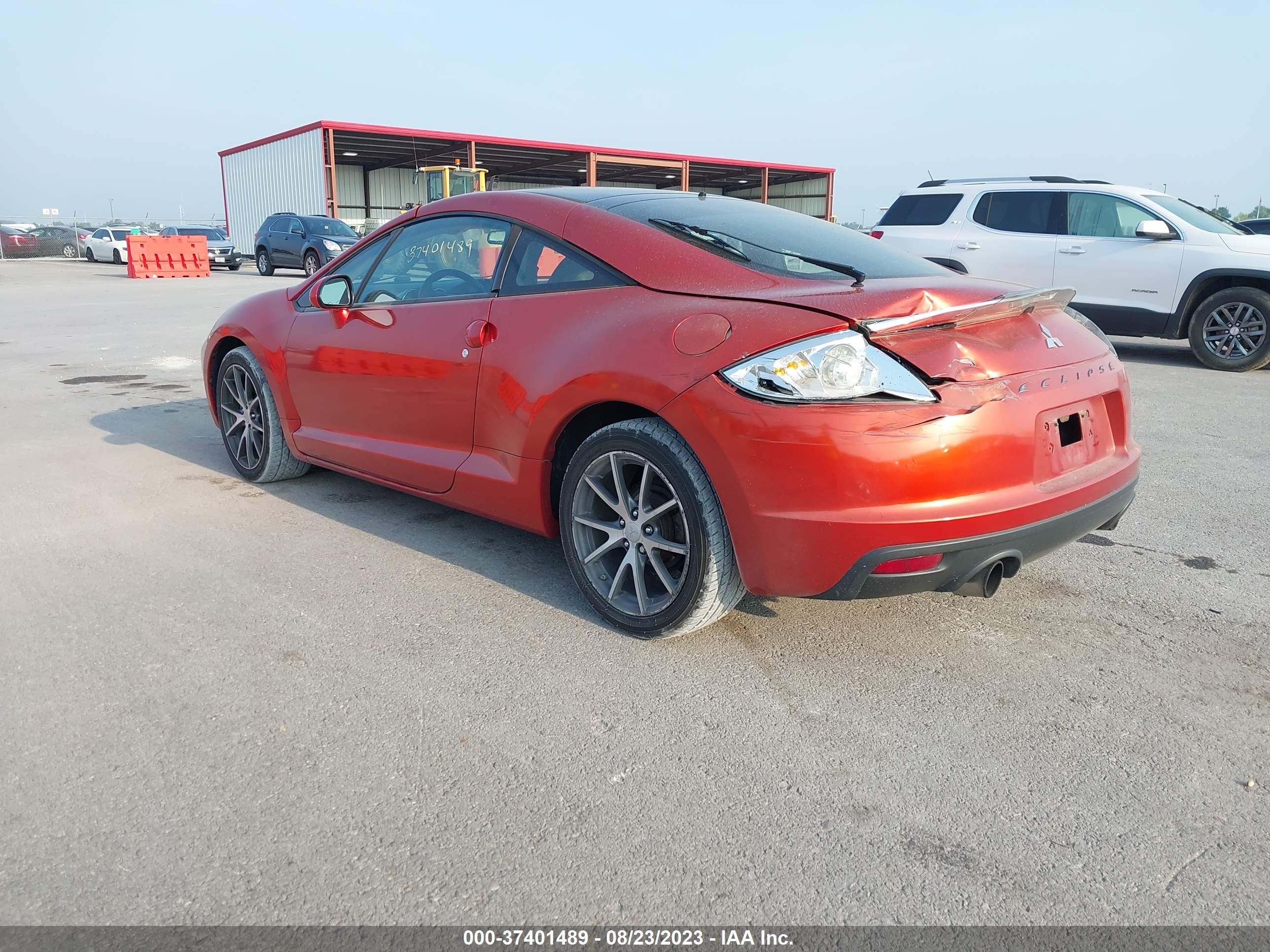 Photo 2 VIN: 4A31K5DF8BE017707 - MITSUBISHI ECLIPSE 