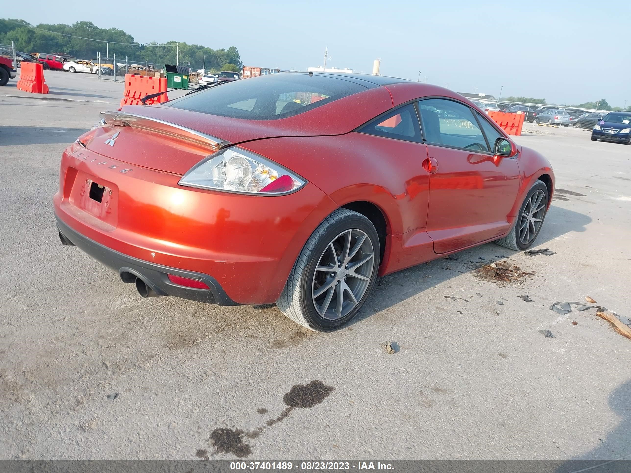 Photo 3 VIN: 4A31K5DF8BE017707 - MITSUBISHI ECLIPSE 