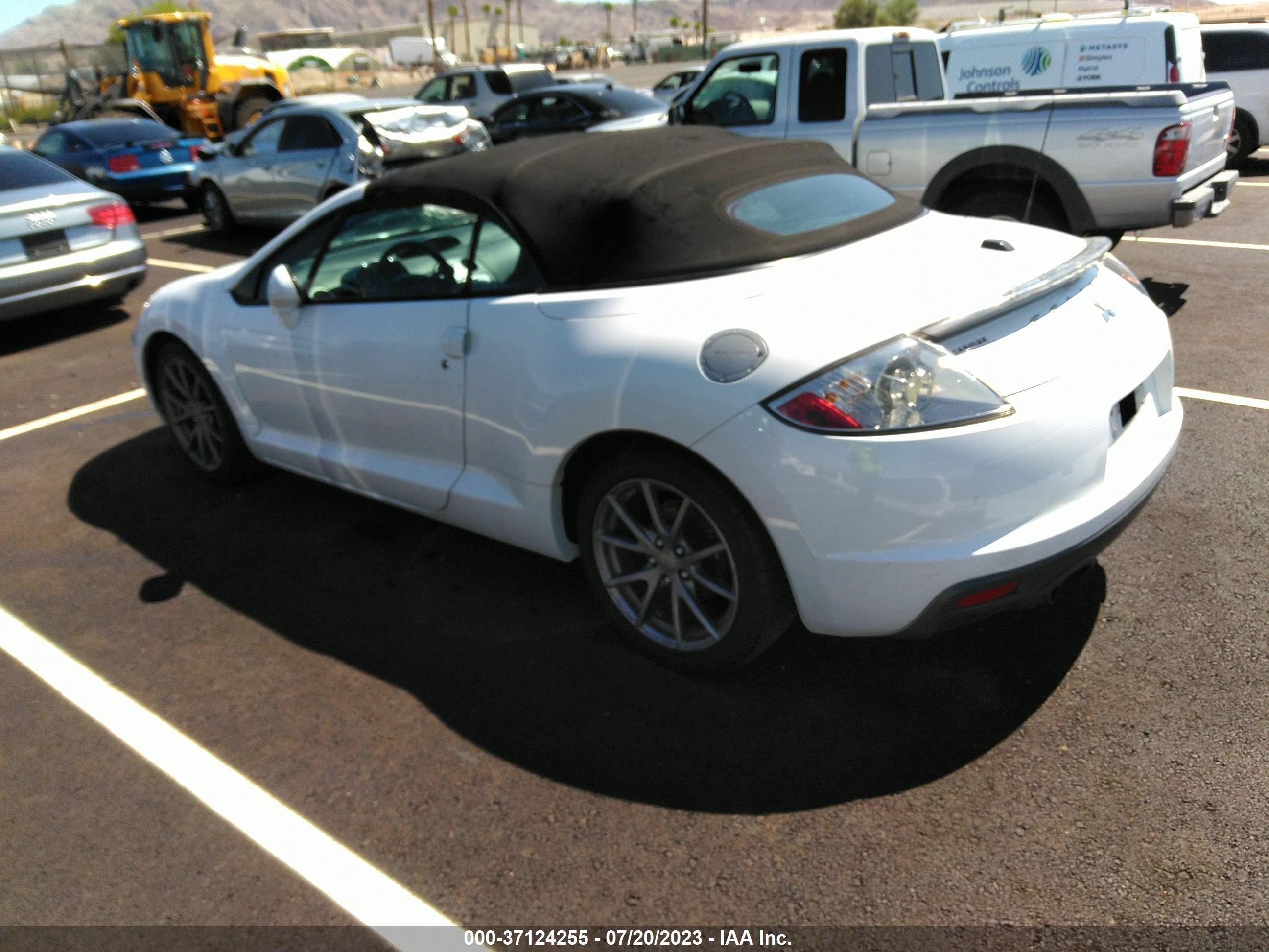 Photo 2 VIN: 4A37L2EF3CE003039 - MITSUBISHI ECLIPSE 