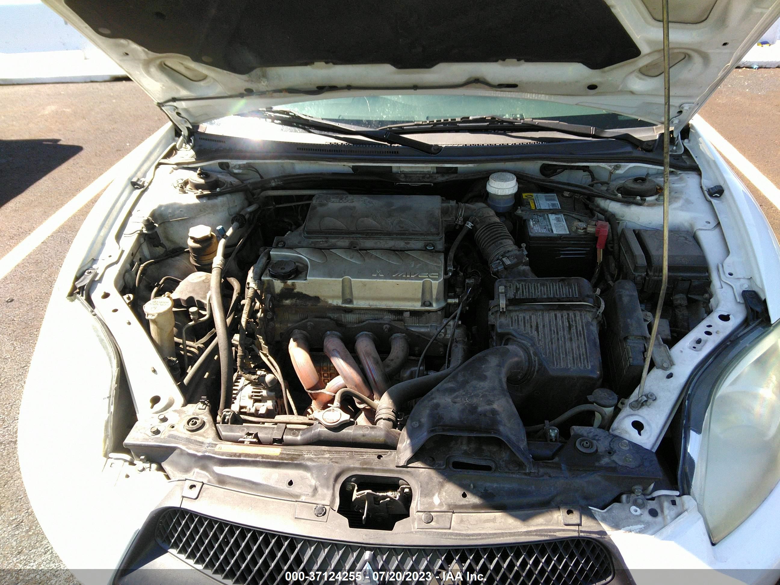 Photo 9 VIN: 4A37L2EF3CE003039 - MITSUBISHI ECLIPSE 