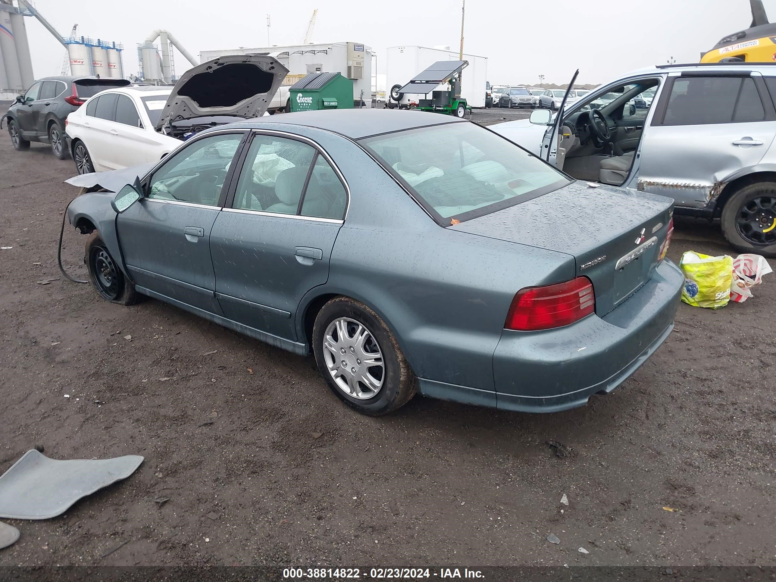 Photo 2 VIN: 4A3AA46G7YE124758 - MITSUBISHI GALANT 