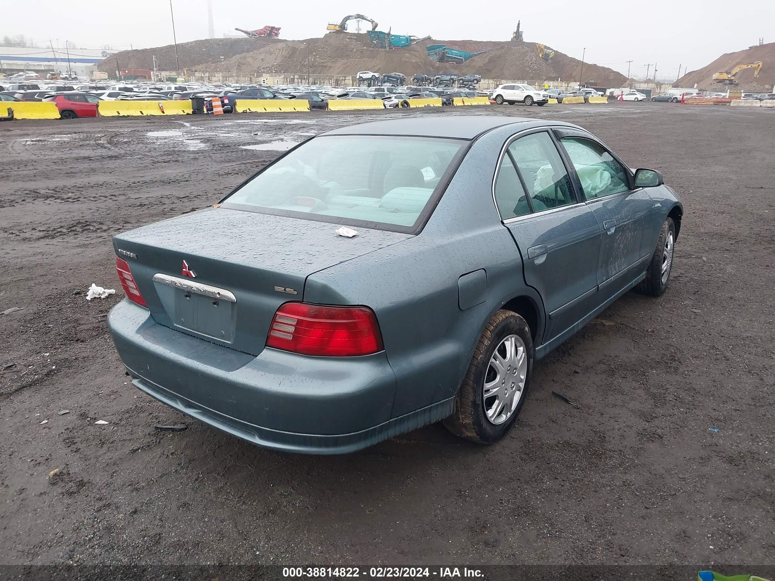 Photo 3 VIN: 4A3AA46G7YE124758 - MITSUBISHI GALANT 