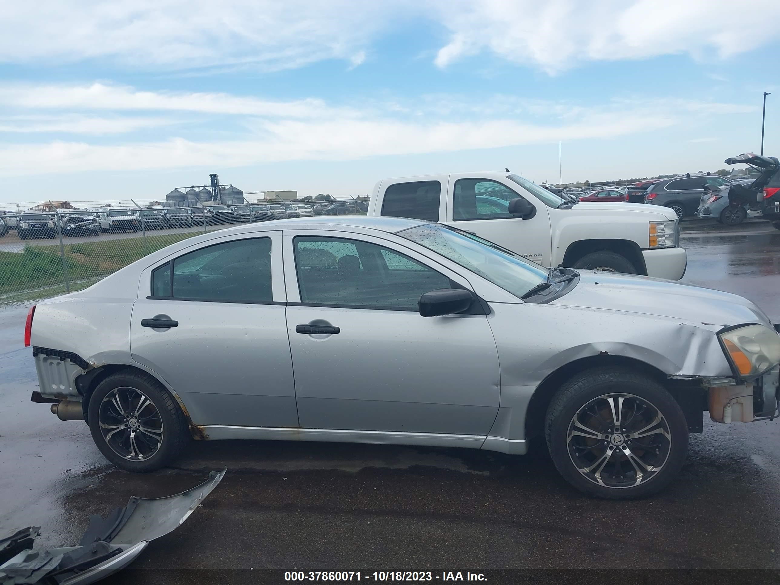 Photo 12 VIN: 4A3AB26F27E039687 - MITSUBISHI GALANT 