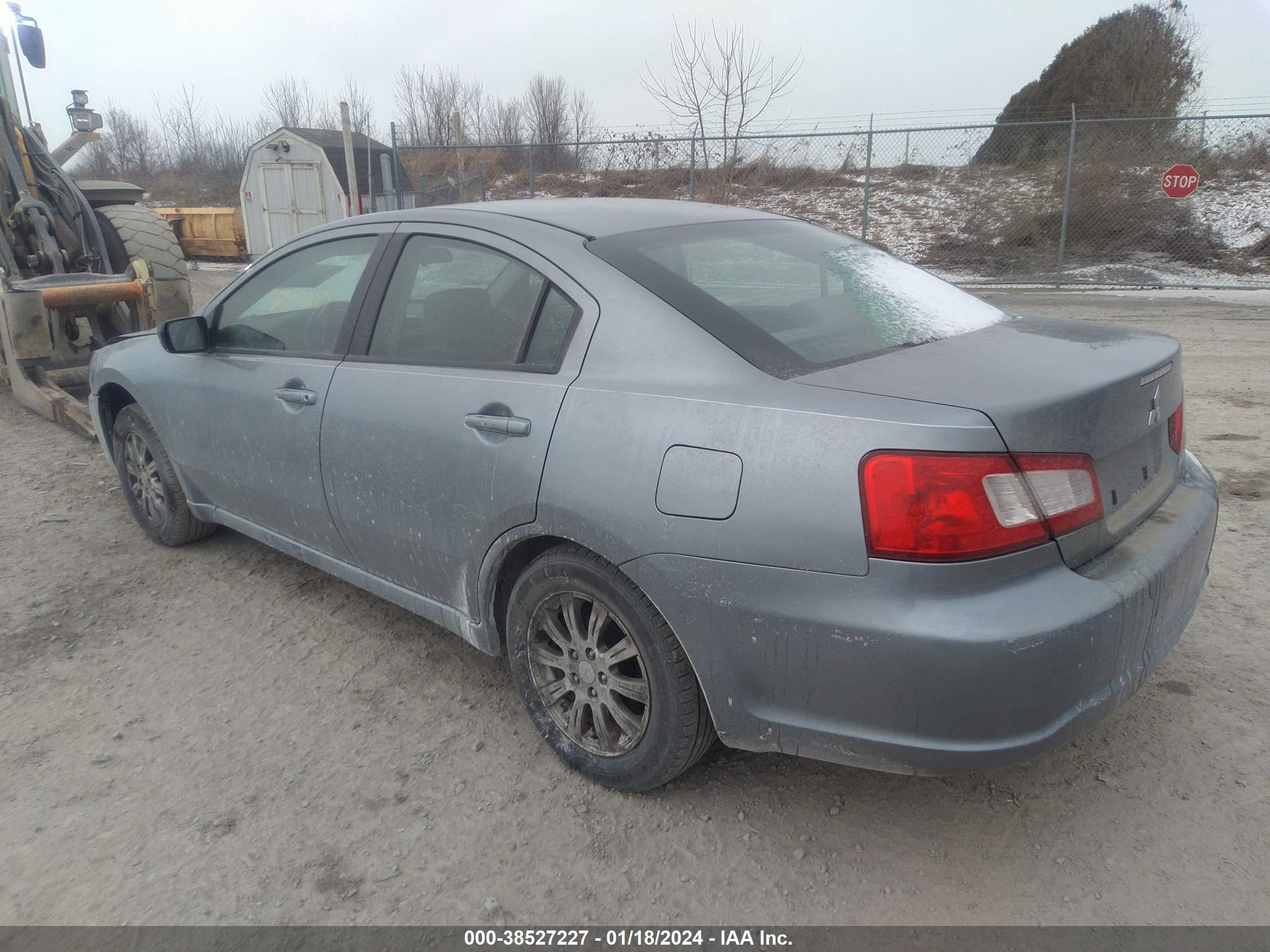 Photo 2 VIN: 4A3AB36F69E015126 - MITSUBISHI GALANT 