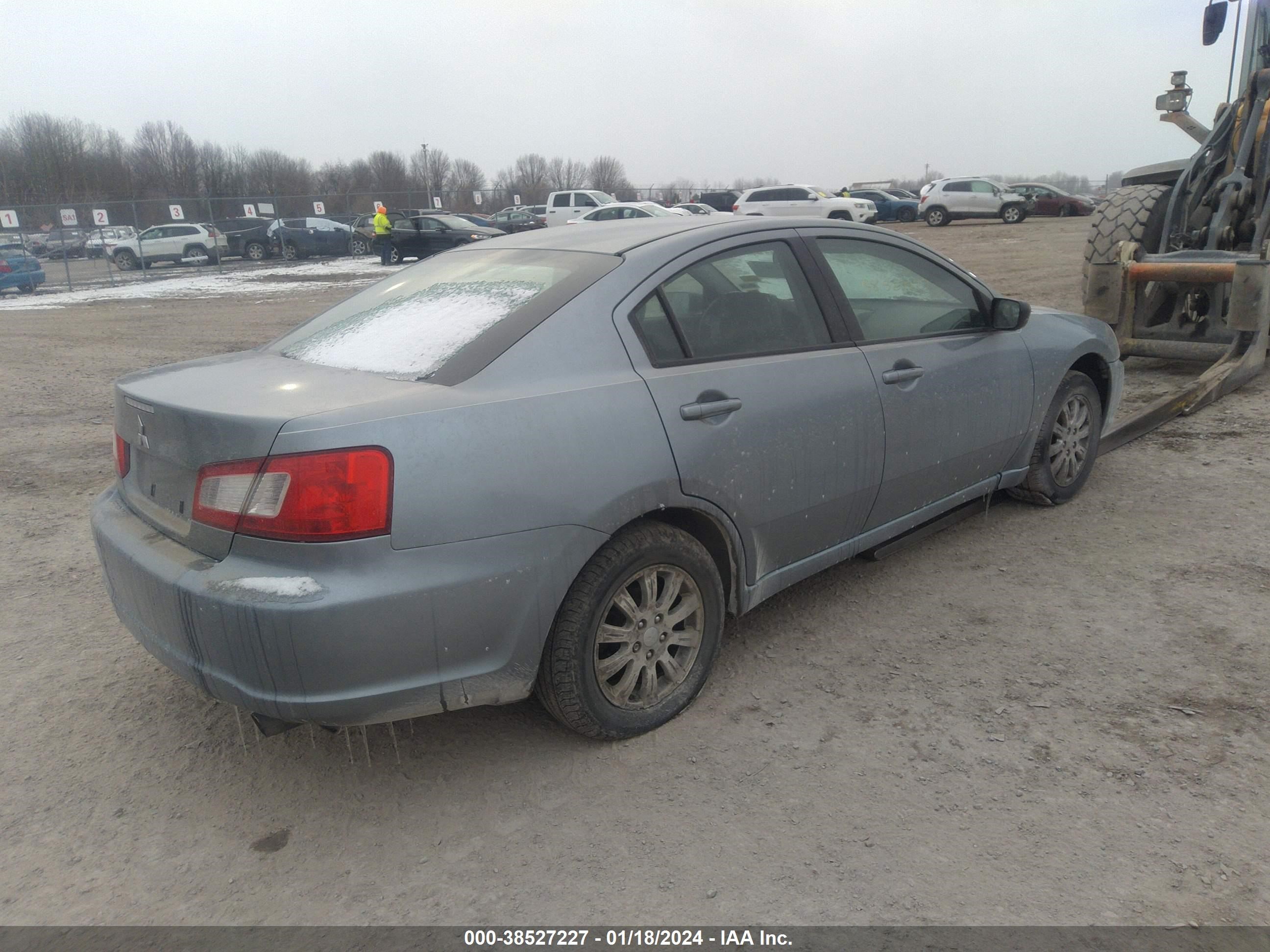 Photo 3 VIN: 4A3AB36F69E015126 - MITSUBISHI GALANT 