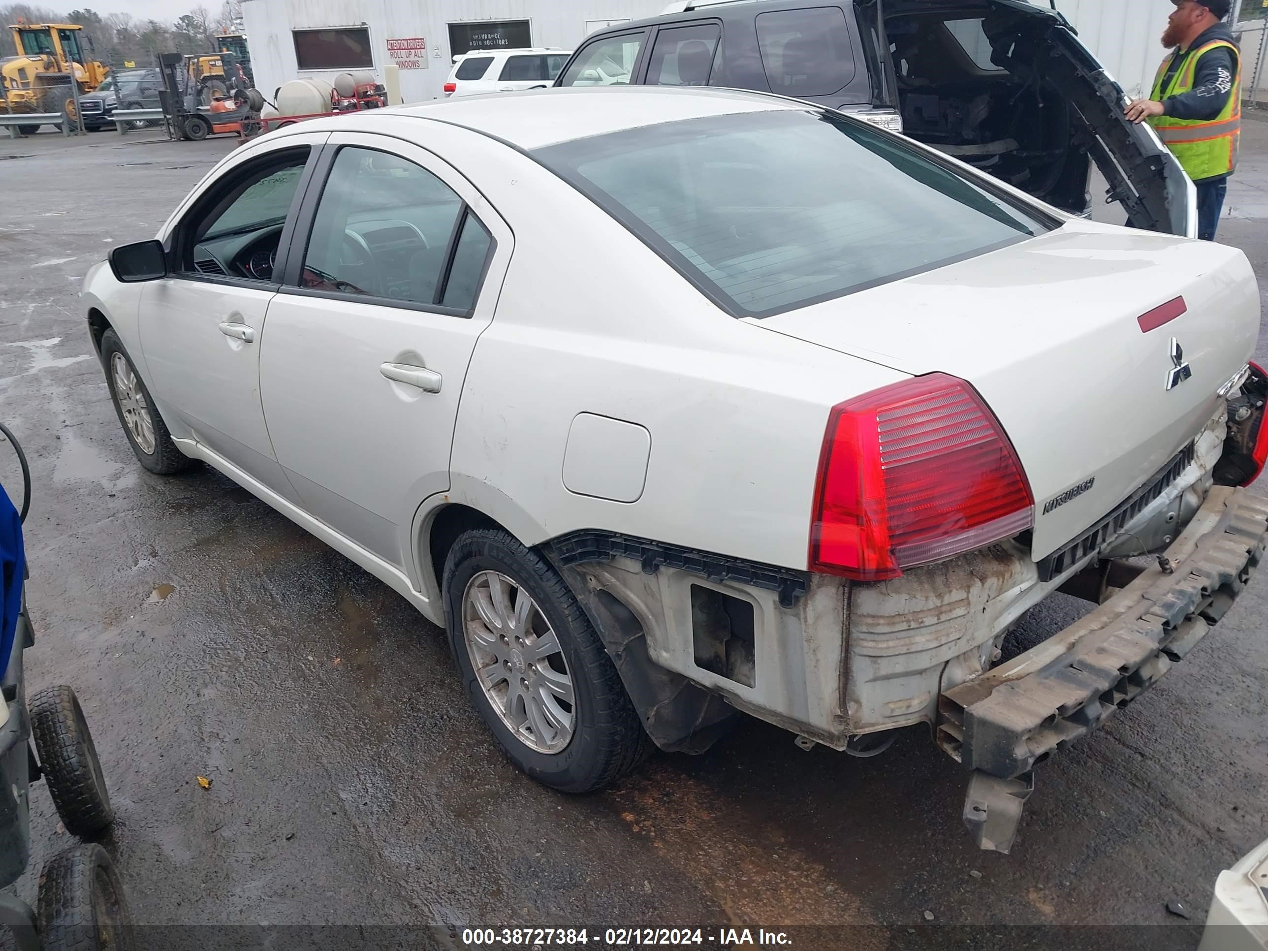 Photo 2 VIN: 4A3AB36F88E016941 - MITSUBISHI GALANT 