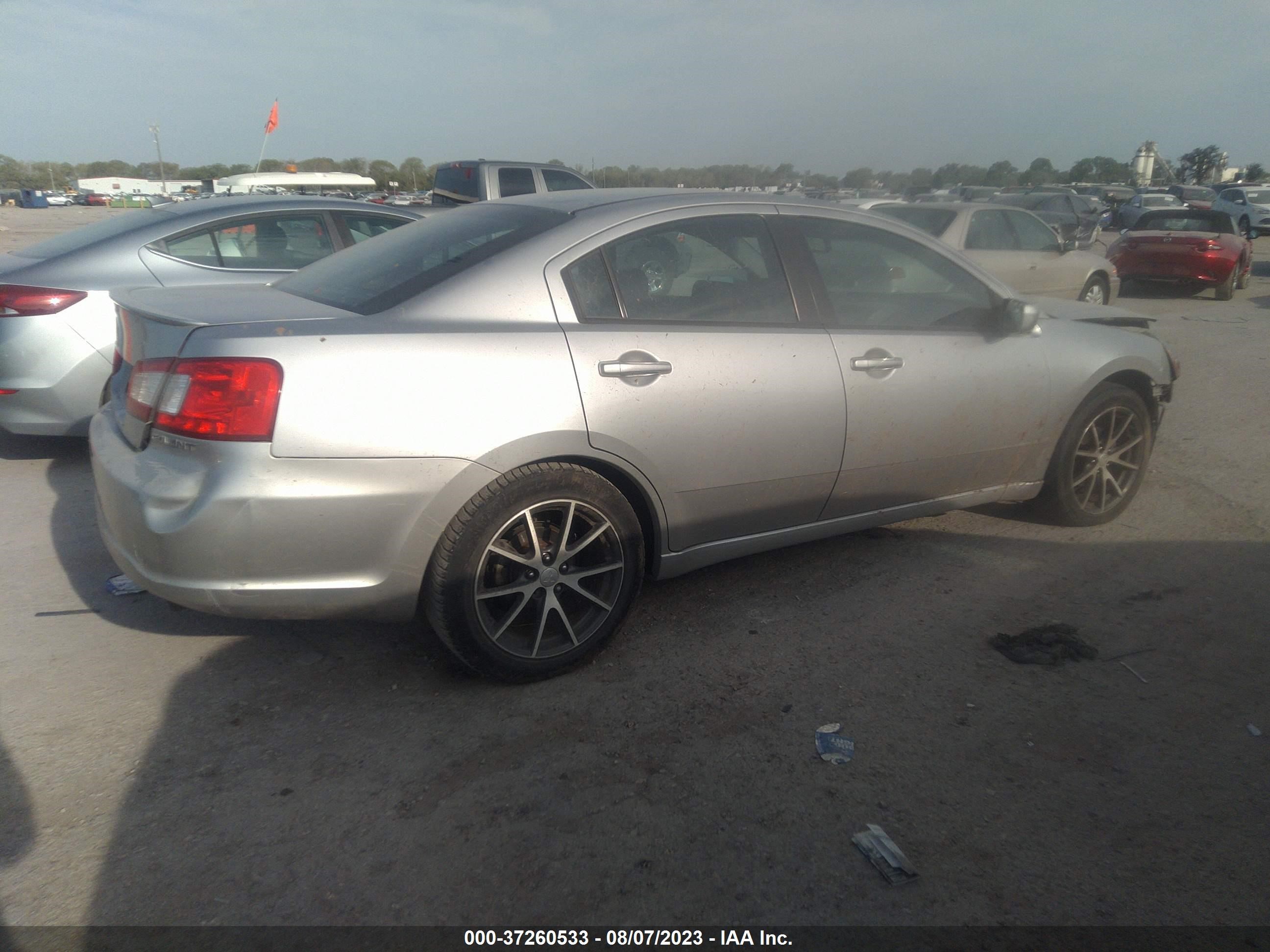 Photo 3 VIN: 4A3AB36F99E039002 - MITSUBISHI GALANT 