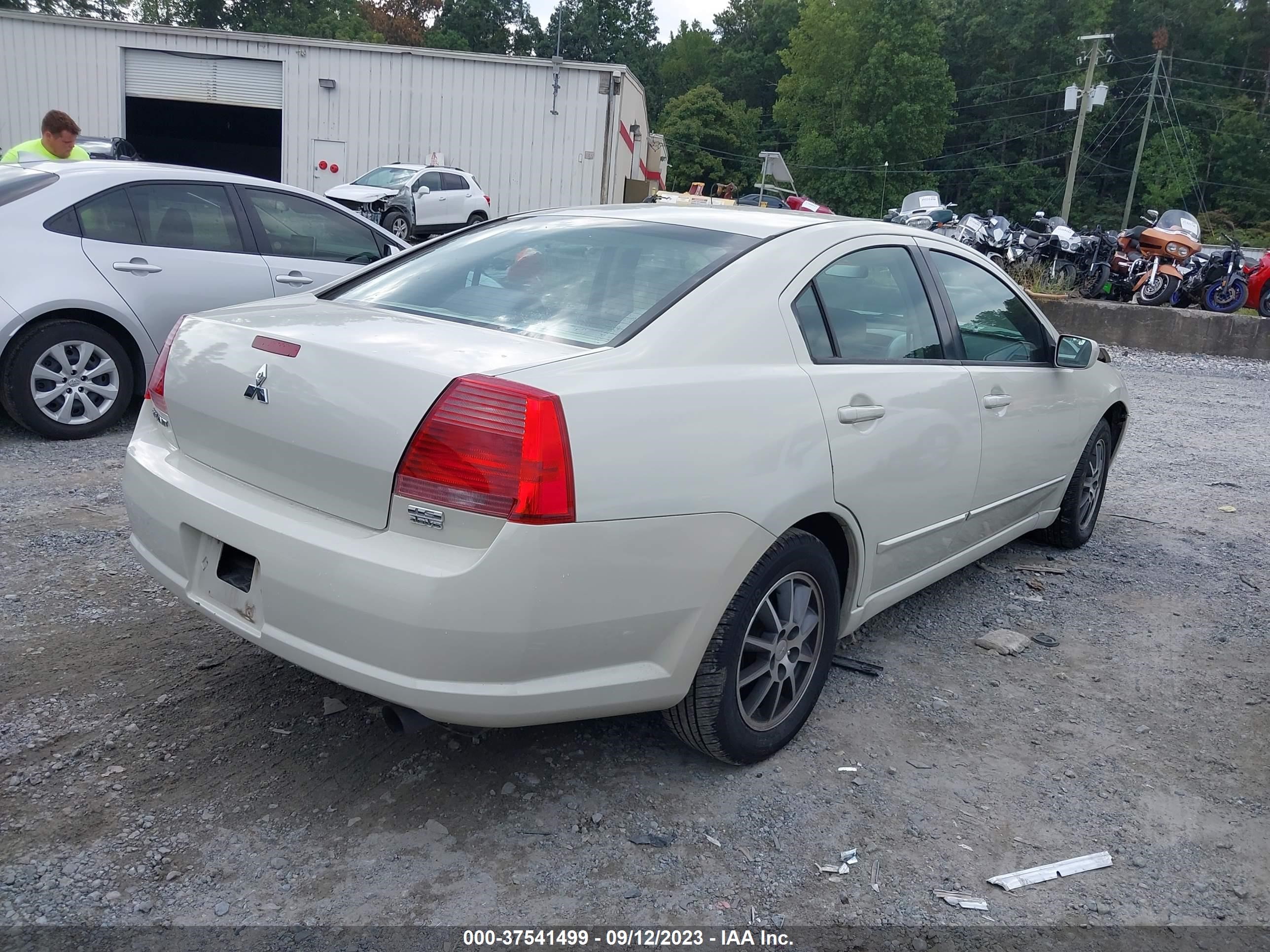 Photo 3 VIN: 4A3AB46S94E052697 - MITSUBISHI GALANT 