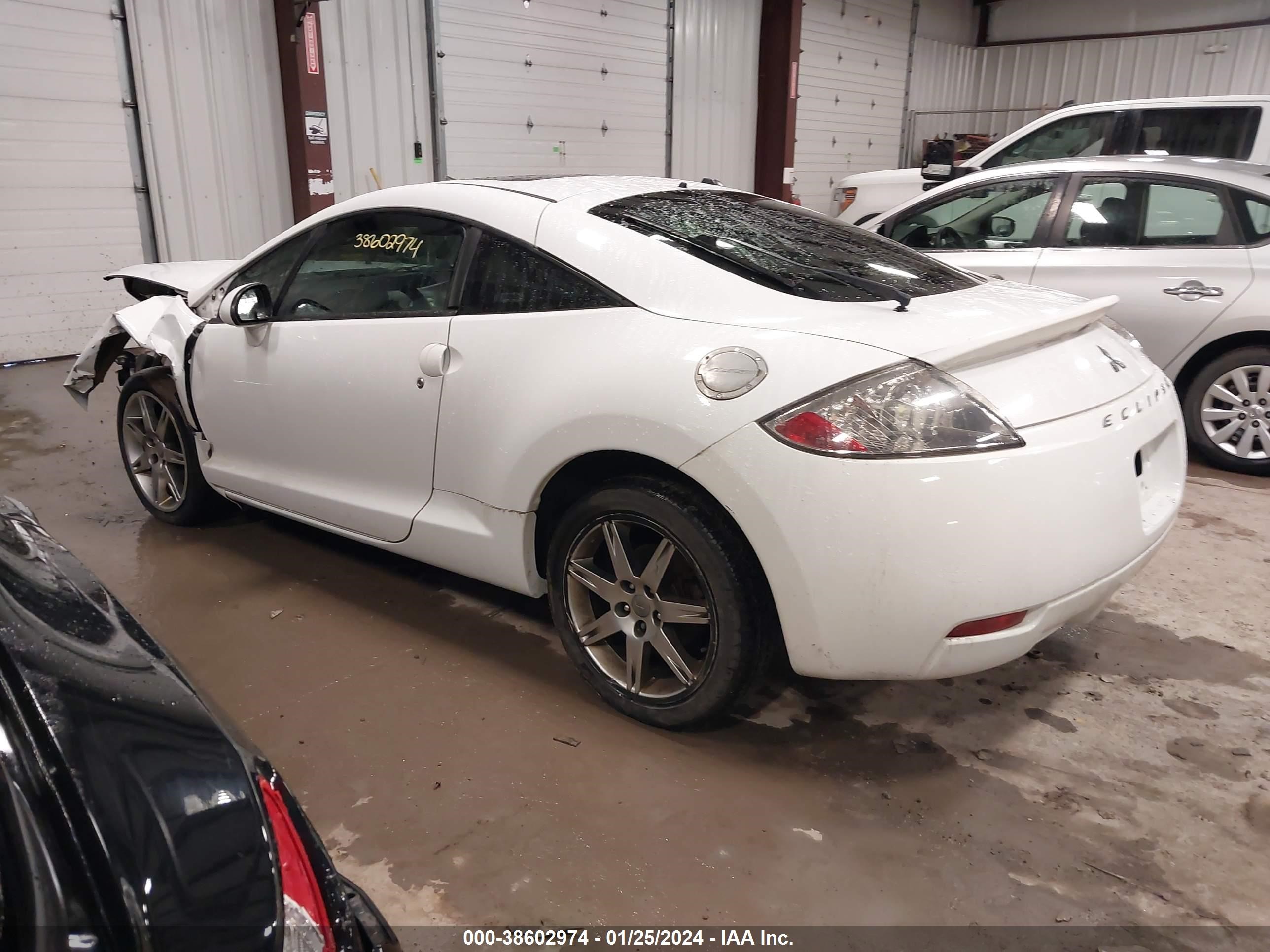 Photo 2 VIN: 4A3AK34T68E002450 - MITSUBISHI ECLIPSE 