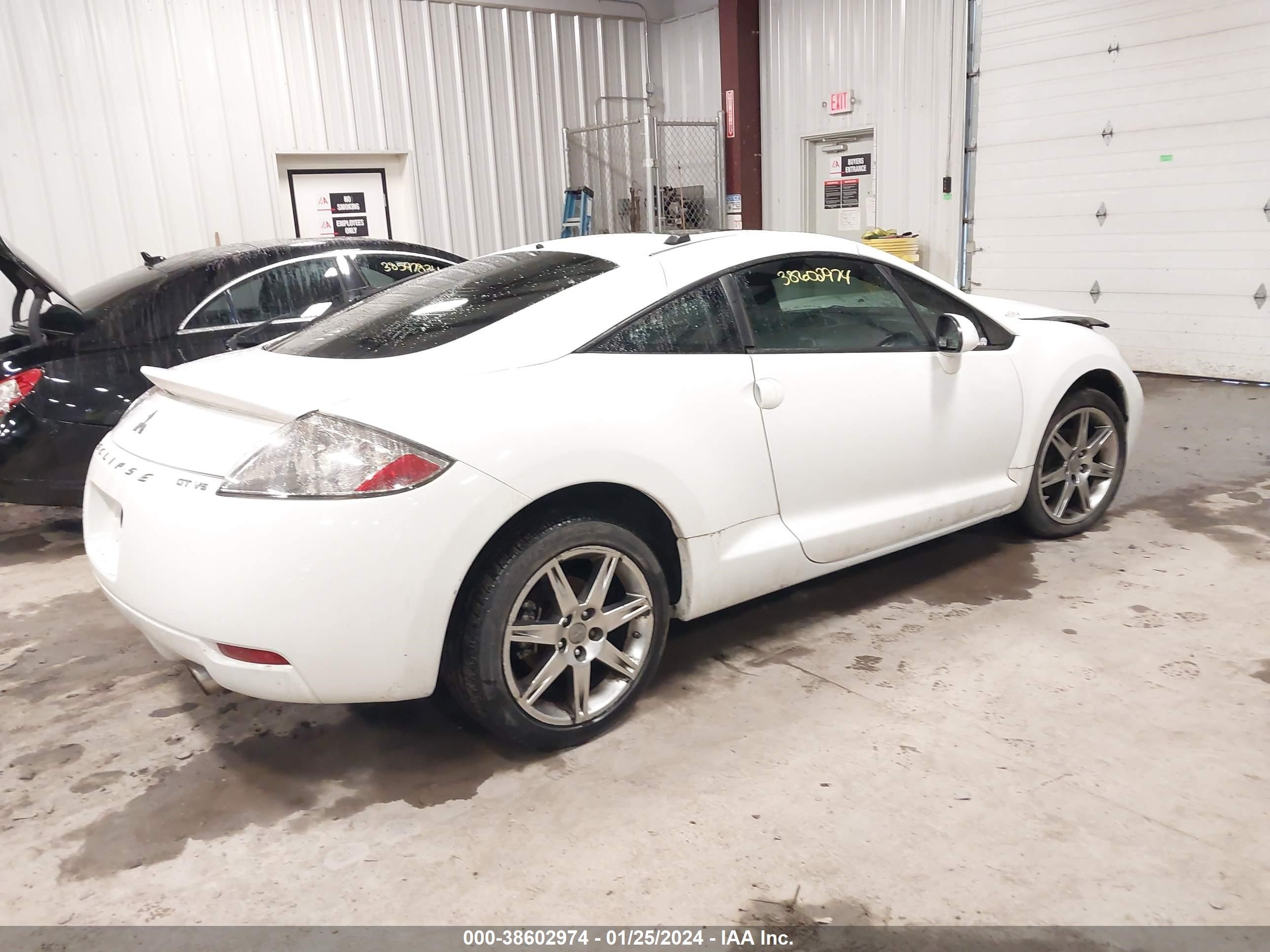 Photo 3 VIN: 4A3AK34T68E002450 - MITSUBISHI ECLIPSE 