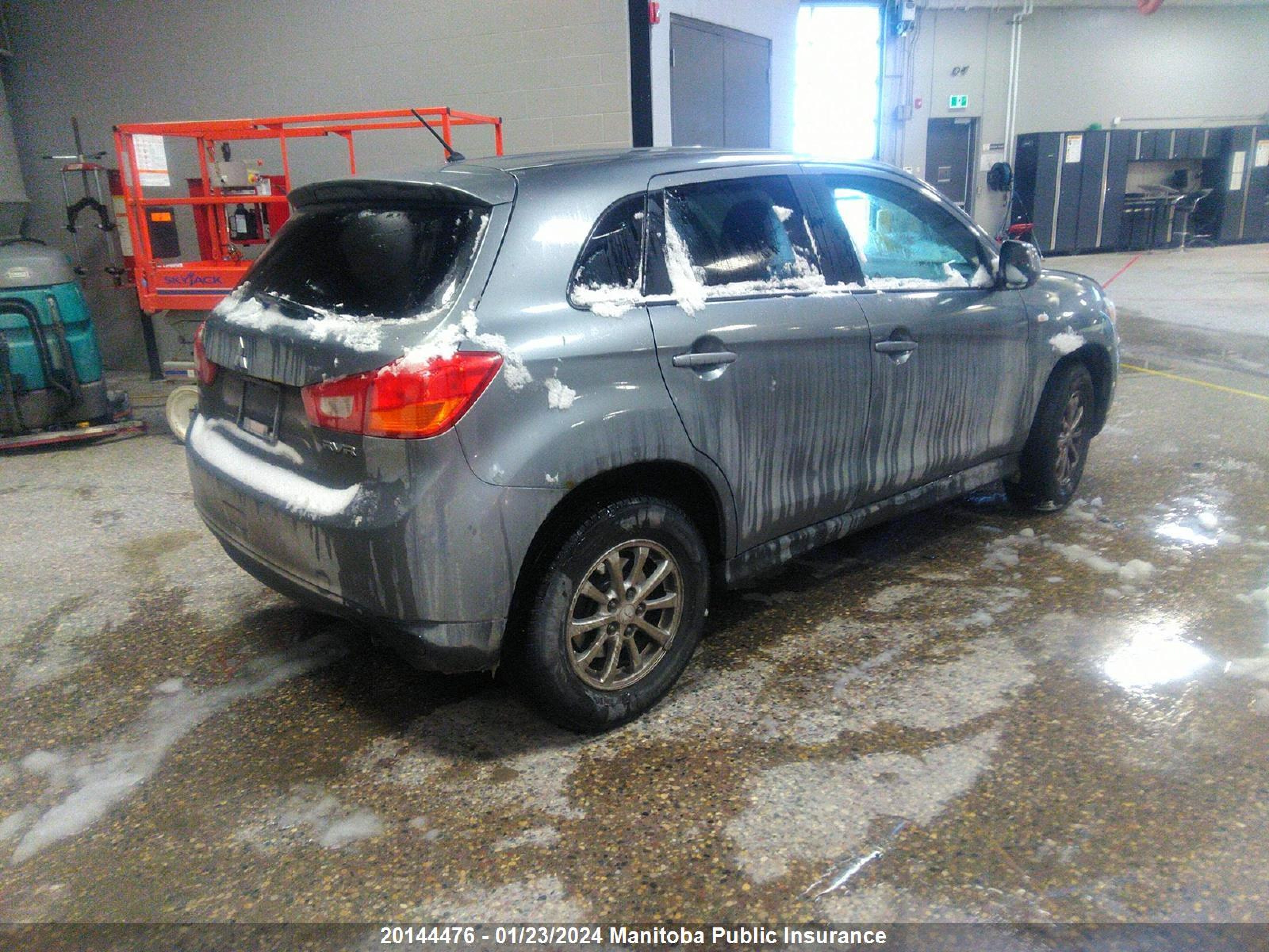 Photo 3 VIN: 4A4AH3AU2EE606872 - MITSUBISHI RVR 