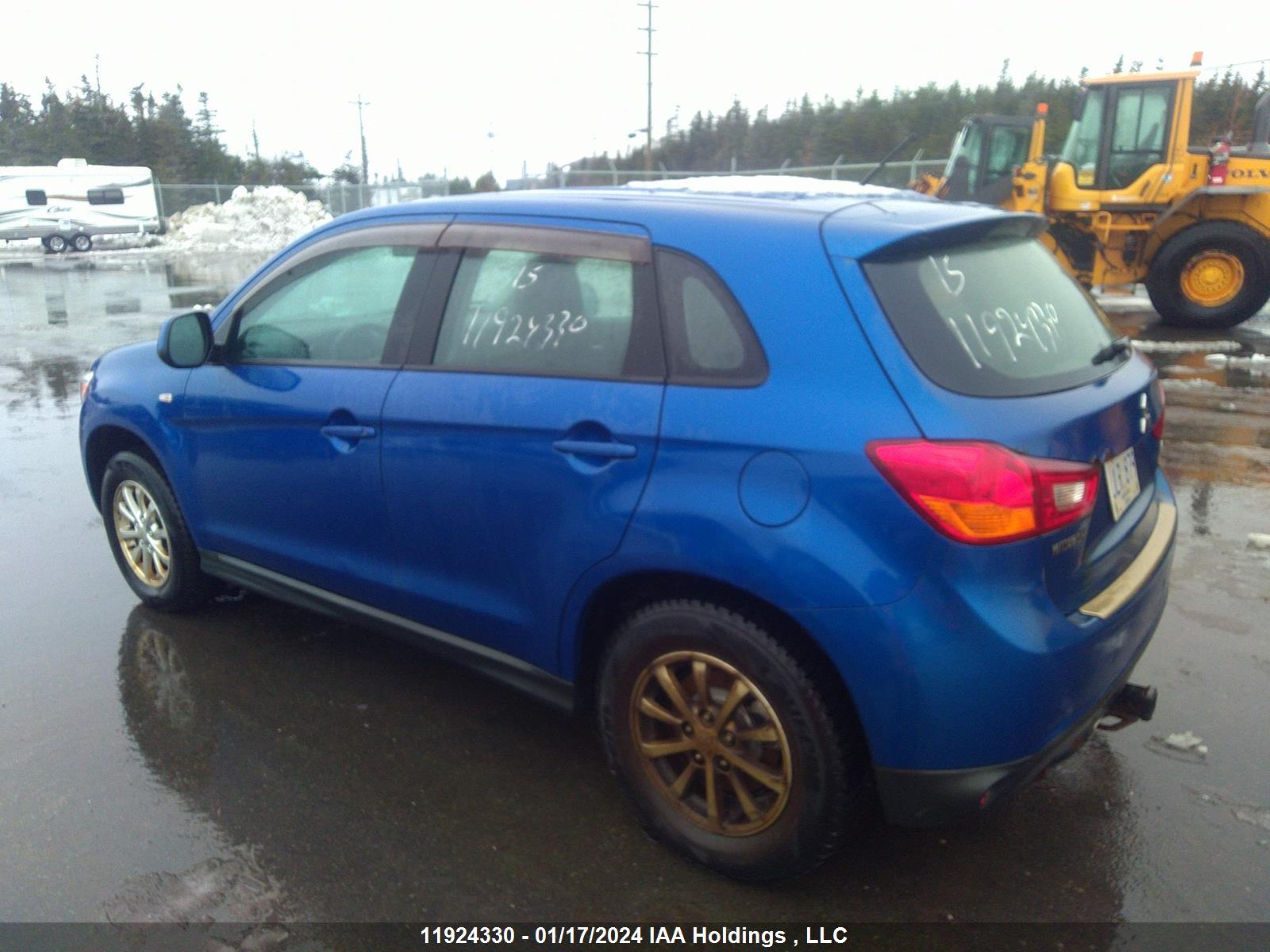 Photo 2 VIN: 4A4AH3AU8FE602830 - MITSUBISHI RVR 