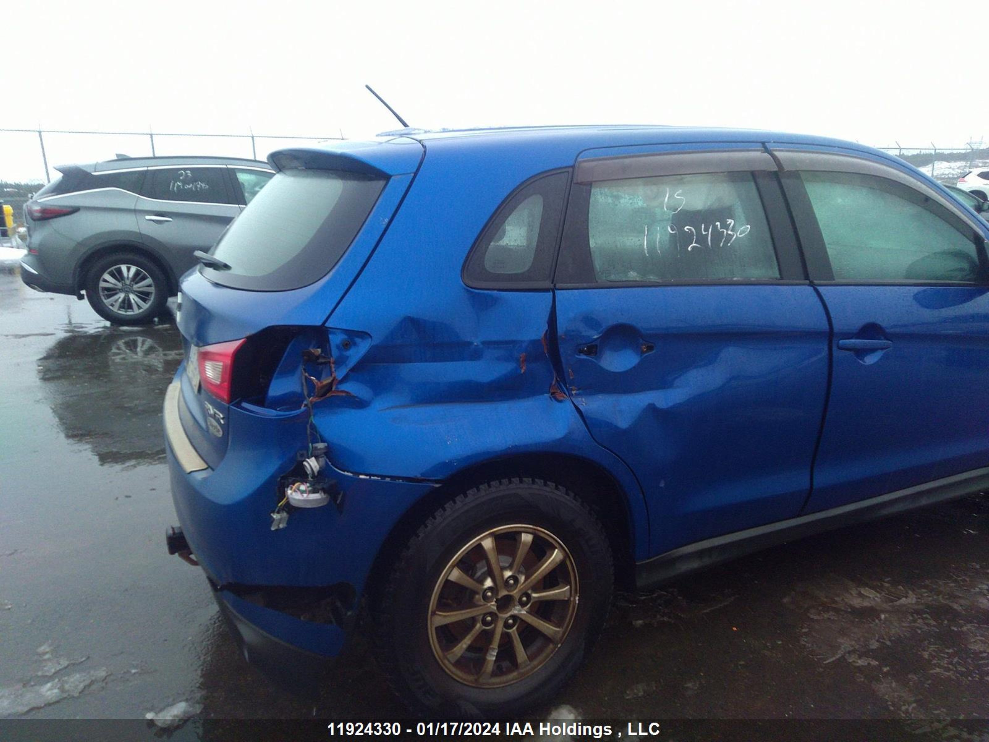 Photo 5 VIN: 4A4AH3AU8FE602830 - MITSUBISHI RVR 