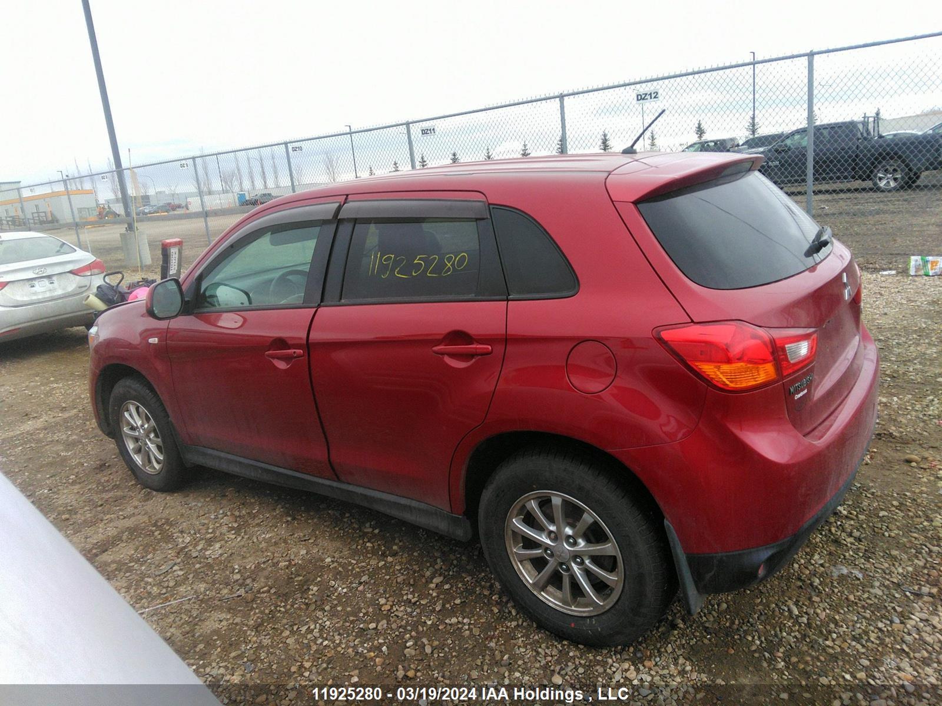 Photo 13 VIN: 4A4AH3AU8FE609860 - MITSUBISHI RVR 