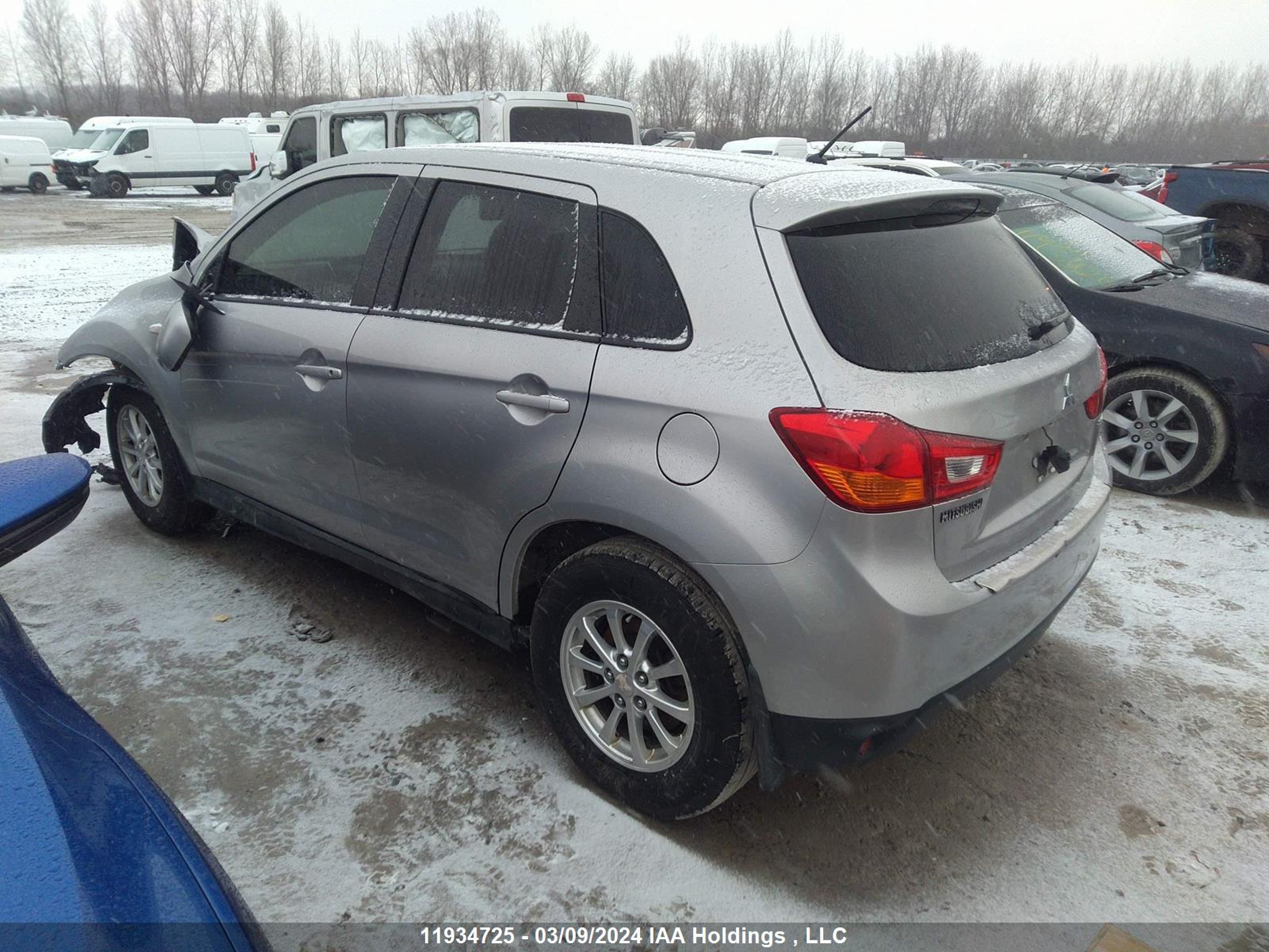 Photo 2 VIN: 4A4AH3AU9FE603291 - MITSUBISHI RVR 