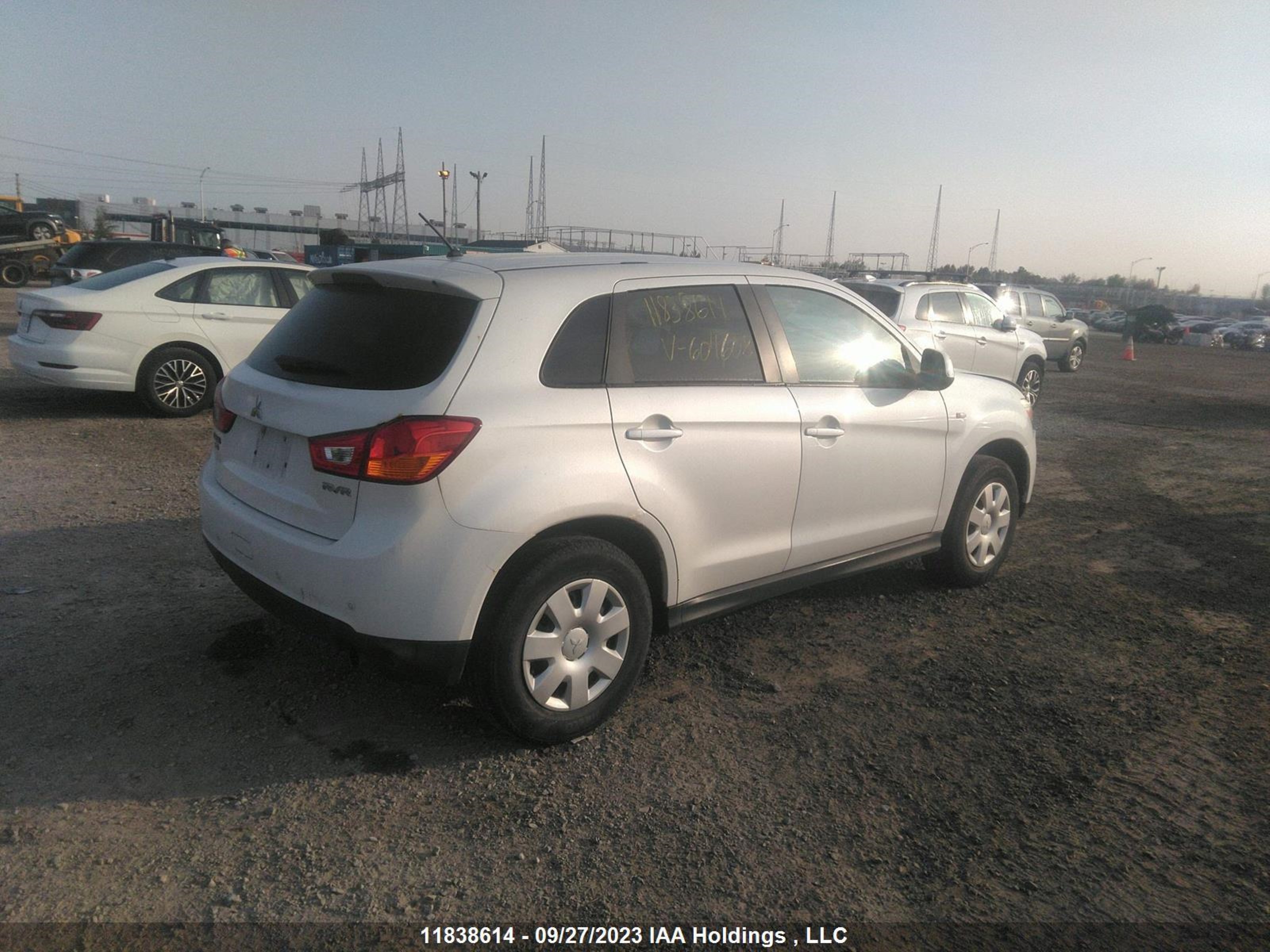 Photo 3 VIN: 4A4AJ3AU4DE604608 - MITSUBISHI RVR 