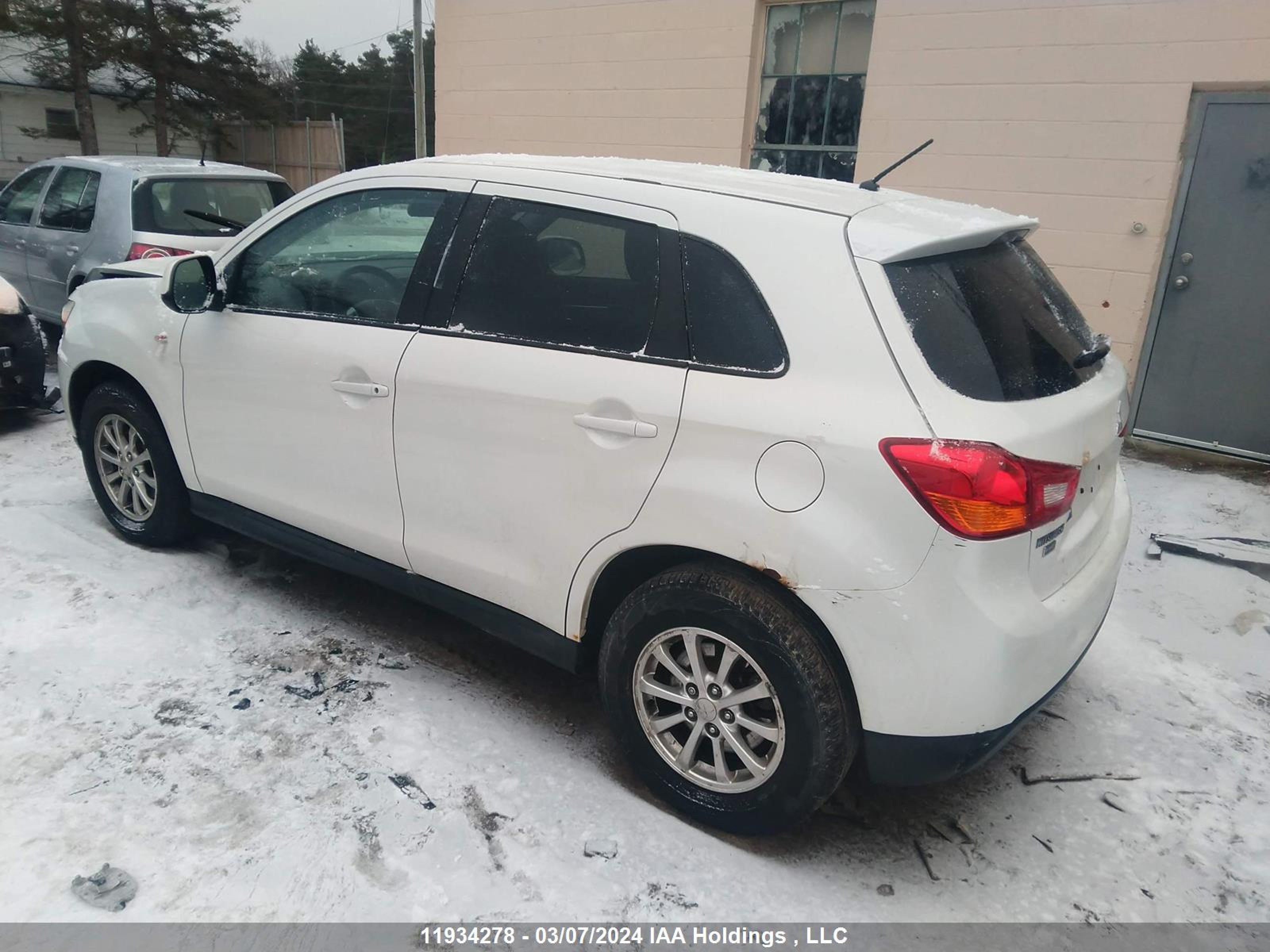 Photo 2 VIN: 4A4AJ3AU8DE601629 - MITSUBISHI RVR 