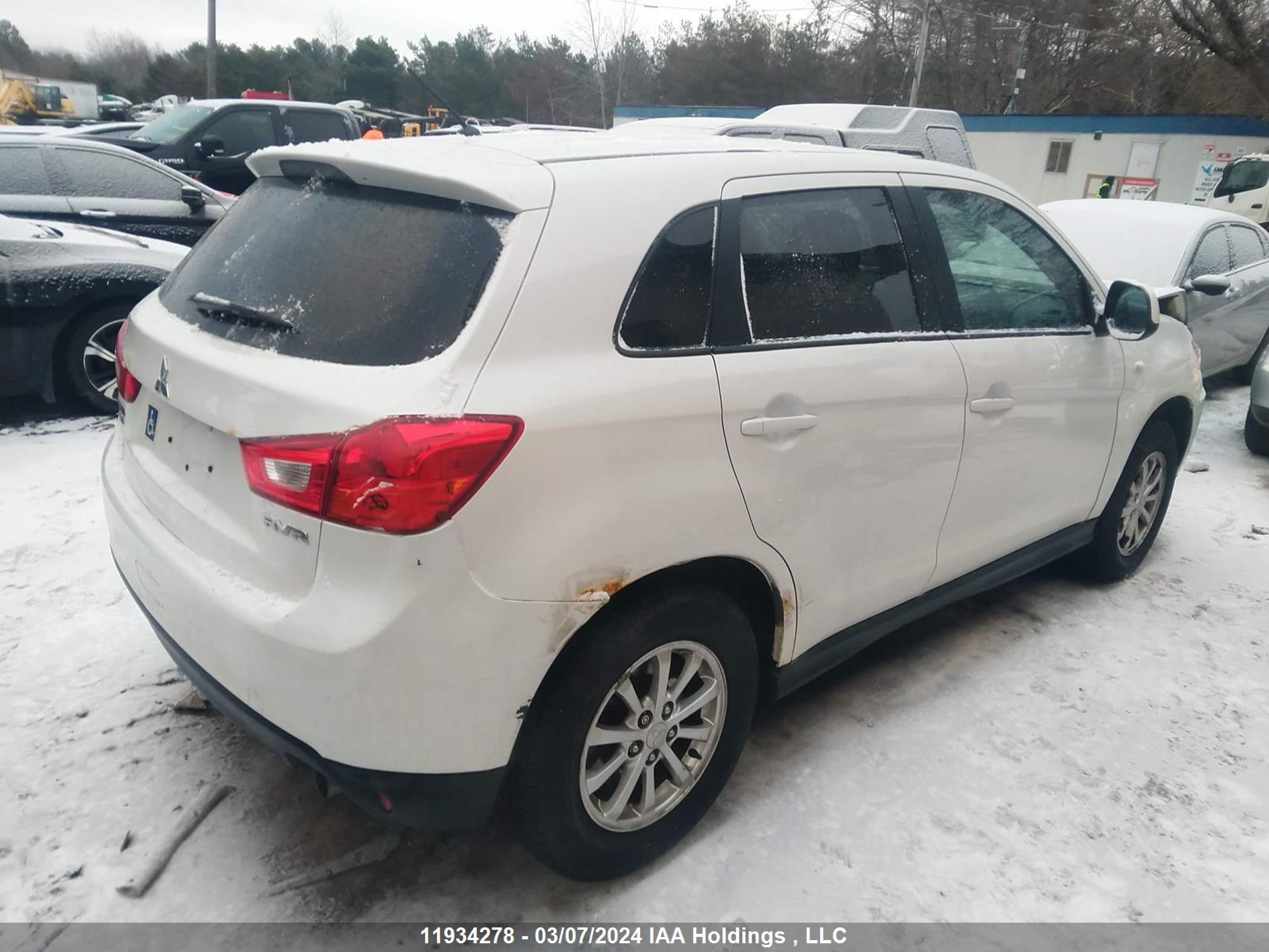 Photo 3 VIN: 4A4AJ3AU8DE601629 - MITSUBISHI RVR 