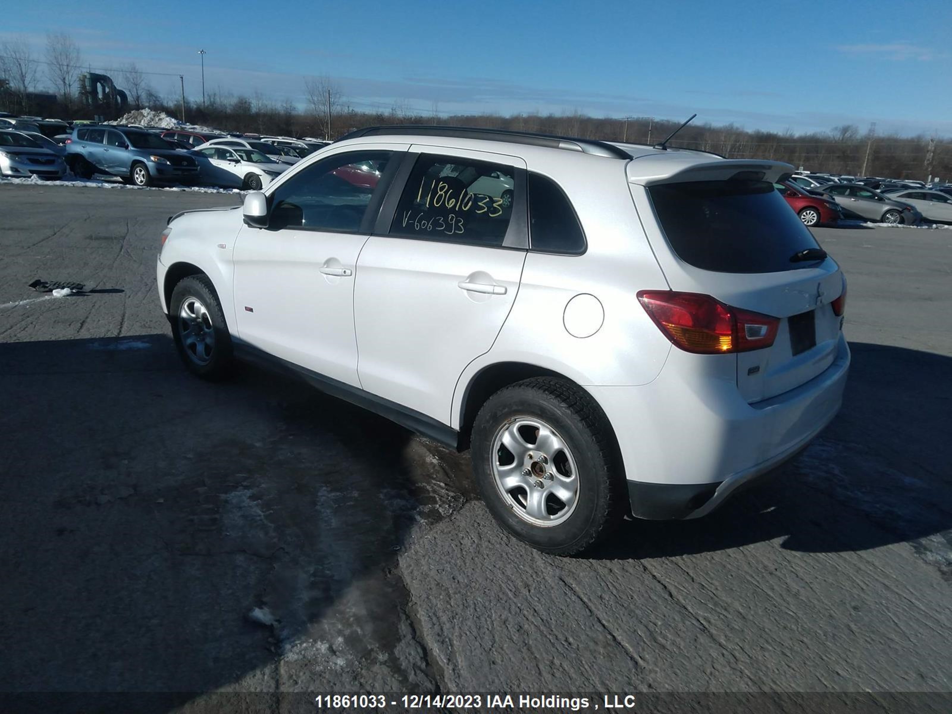 Photo 2 VIN: 4A4AJ3AU8DE606393 - MITSUBISHI RVR 