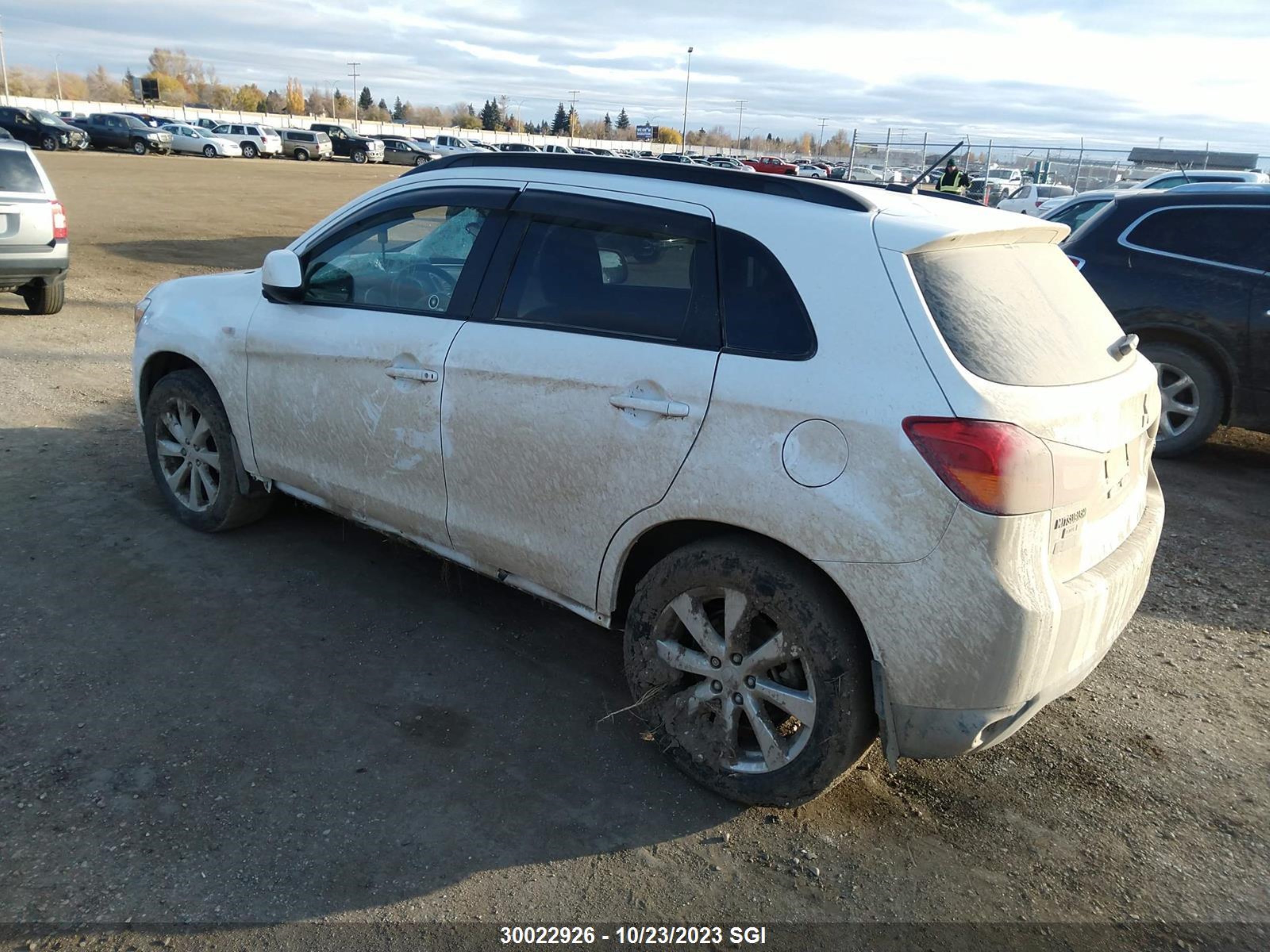 Photo 2 VIN: 4A4AJ4AU0DE602828 - MITSUBISHI RVR 