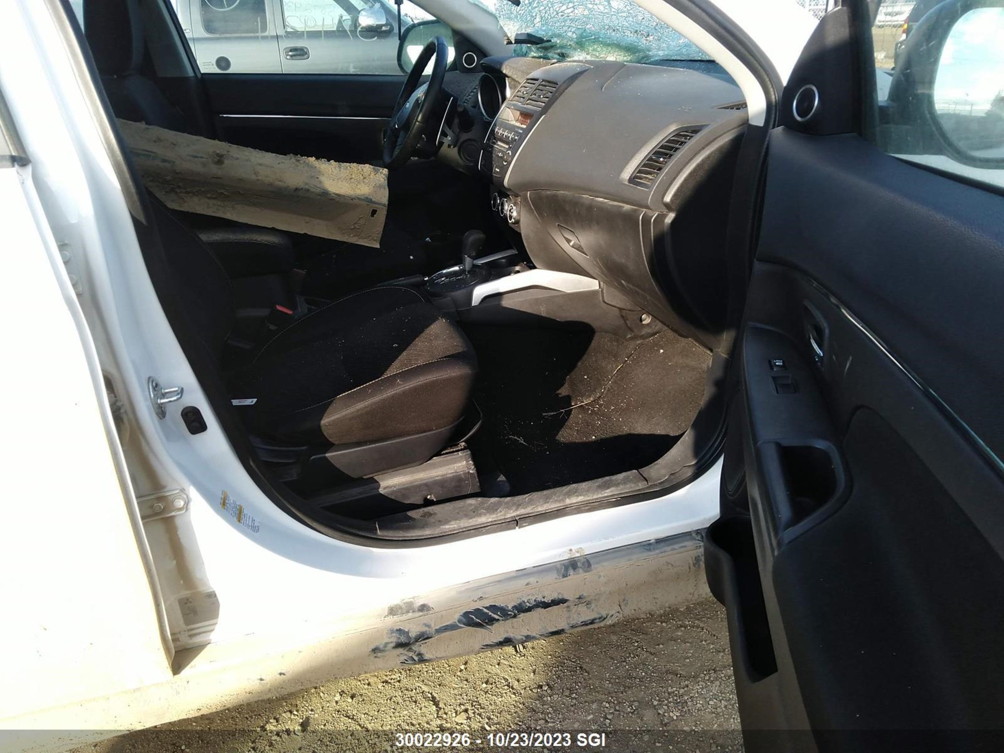 Photo 4 VIN: 4A4AJ4AU0DE602828 - MITSUBISHI RVR 