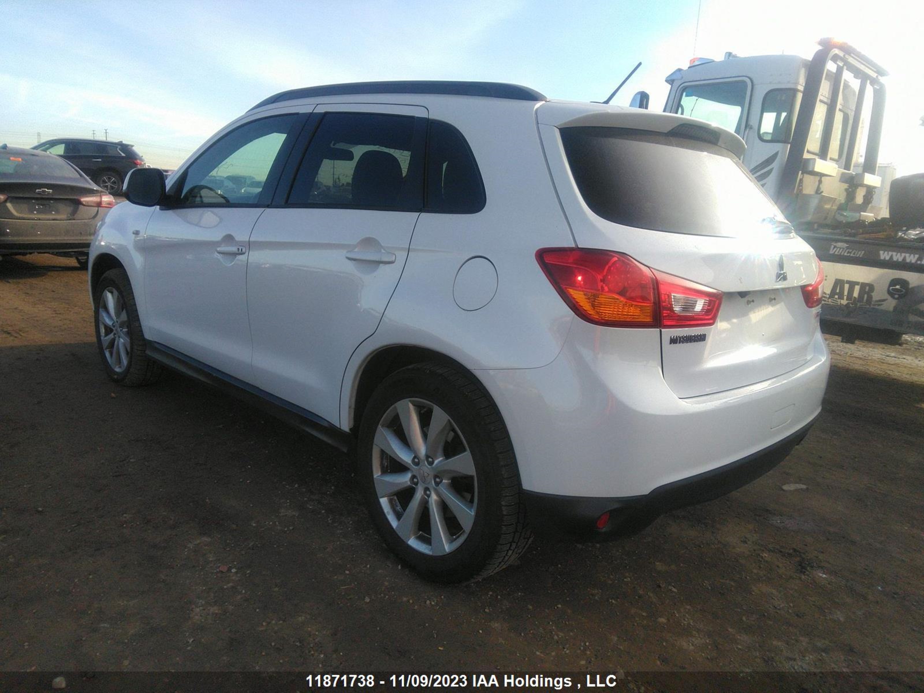 Photo 2 VIN: 4A4AJ4AU4FE601720 - MITSUBISHI RVR 