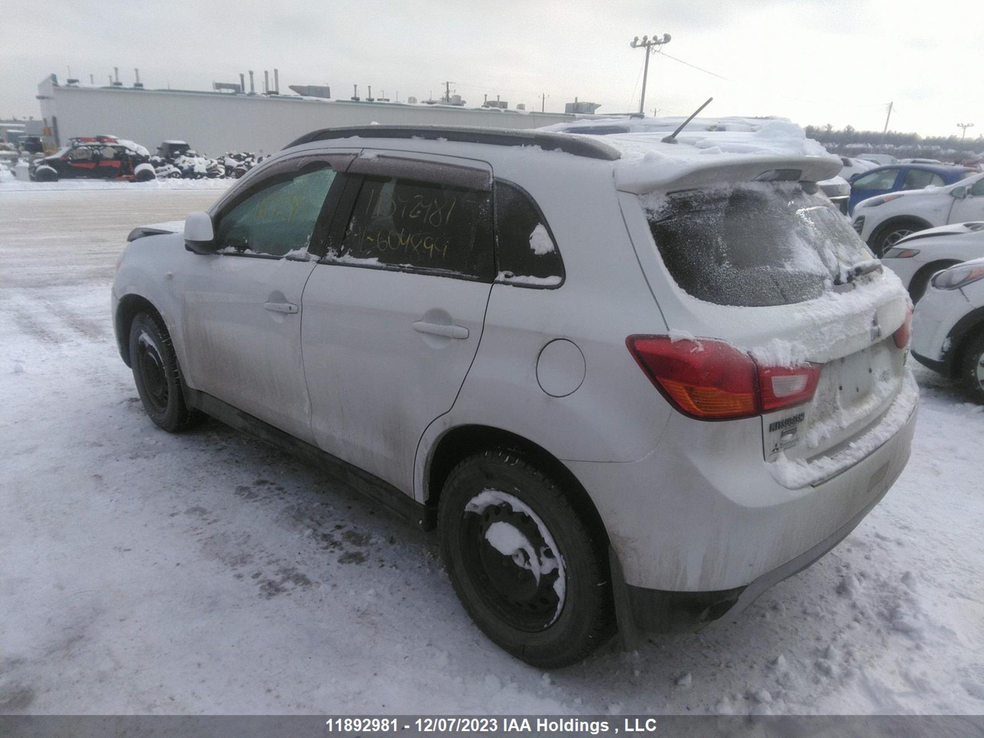 Photo 2 VIN: 4A4AJ4AU9EE604899 - MITSUBISHI RVR 