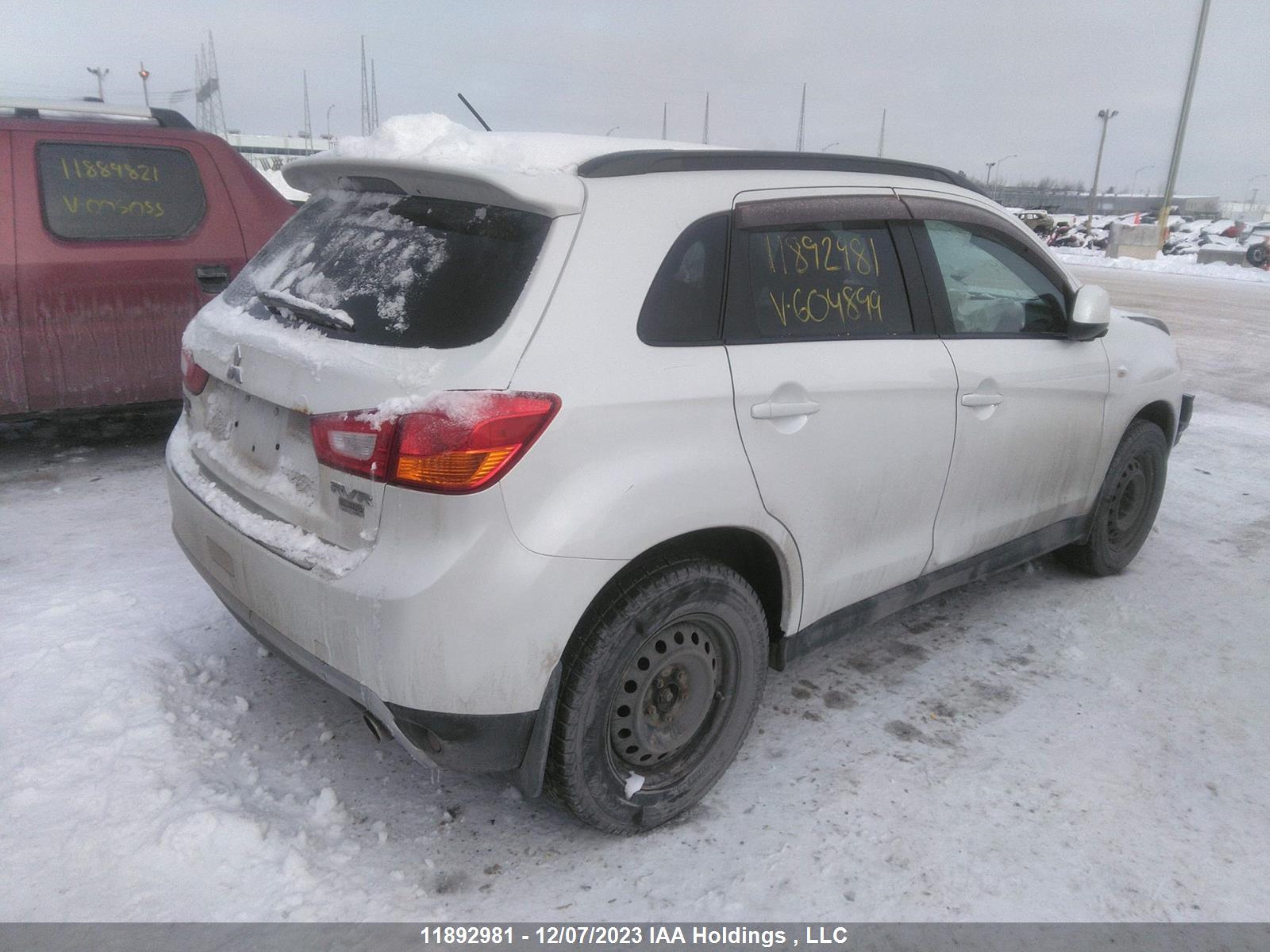 Photo 3 VIN: 4A4AJ4AU9EE604899 - MITSUBISHI RVR 