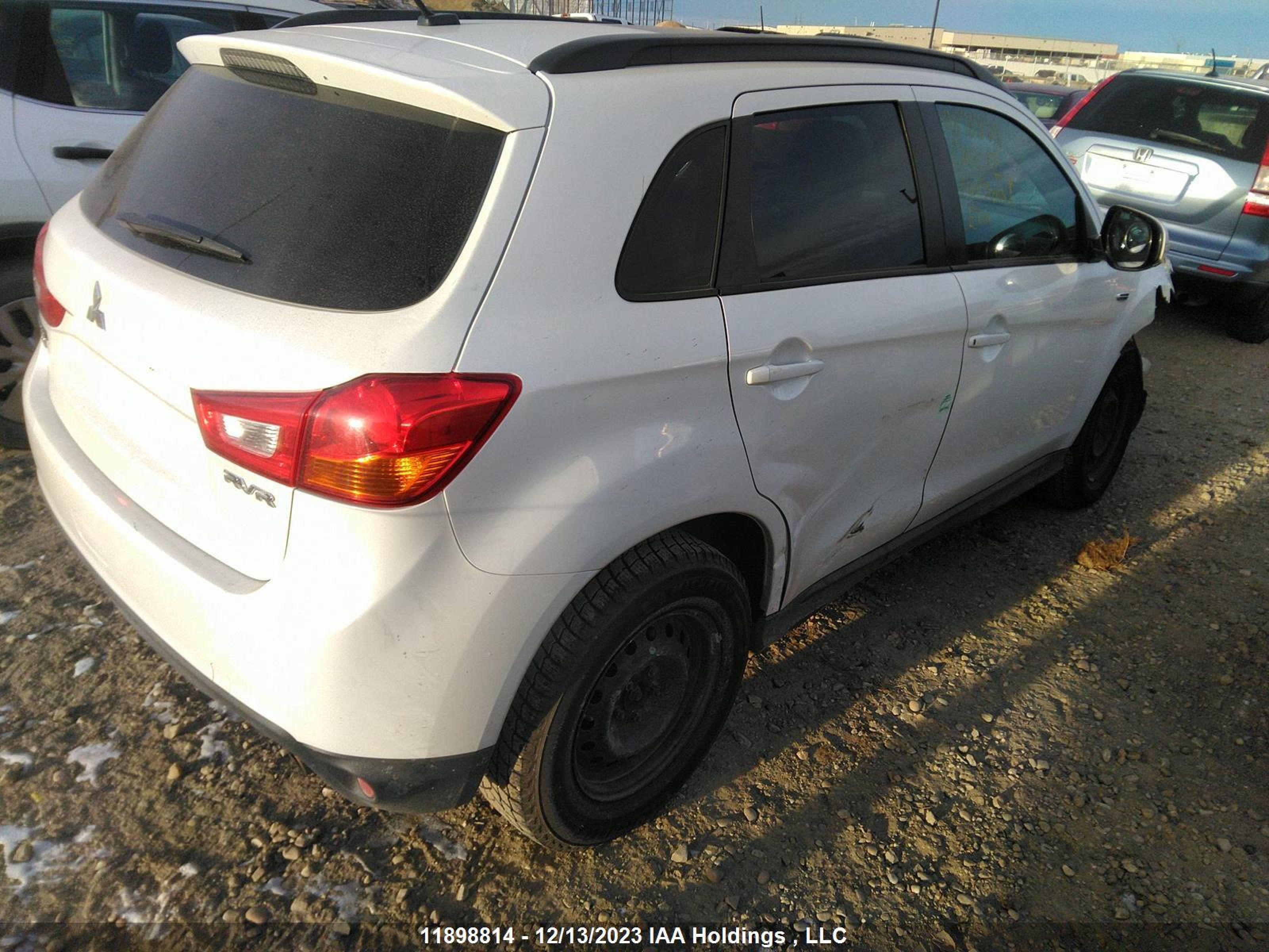 Photo 3 VIN: 4A4AJ4AW1FE608822 - MITSUBISHI RVR 