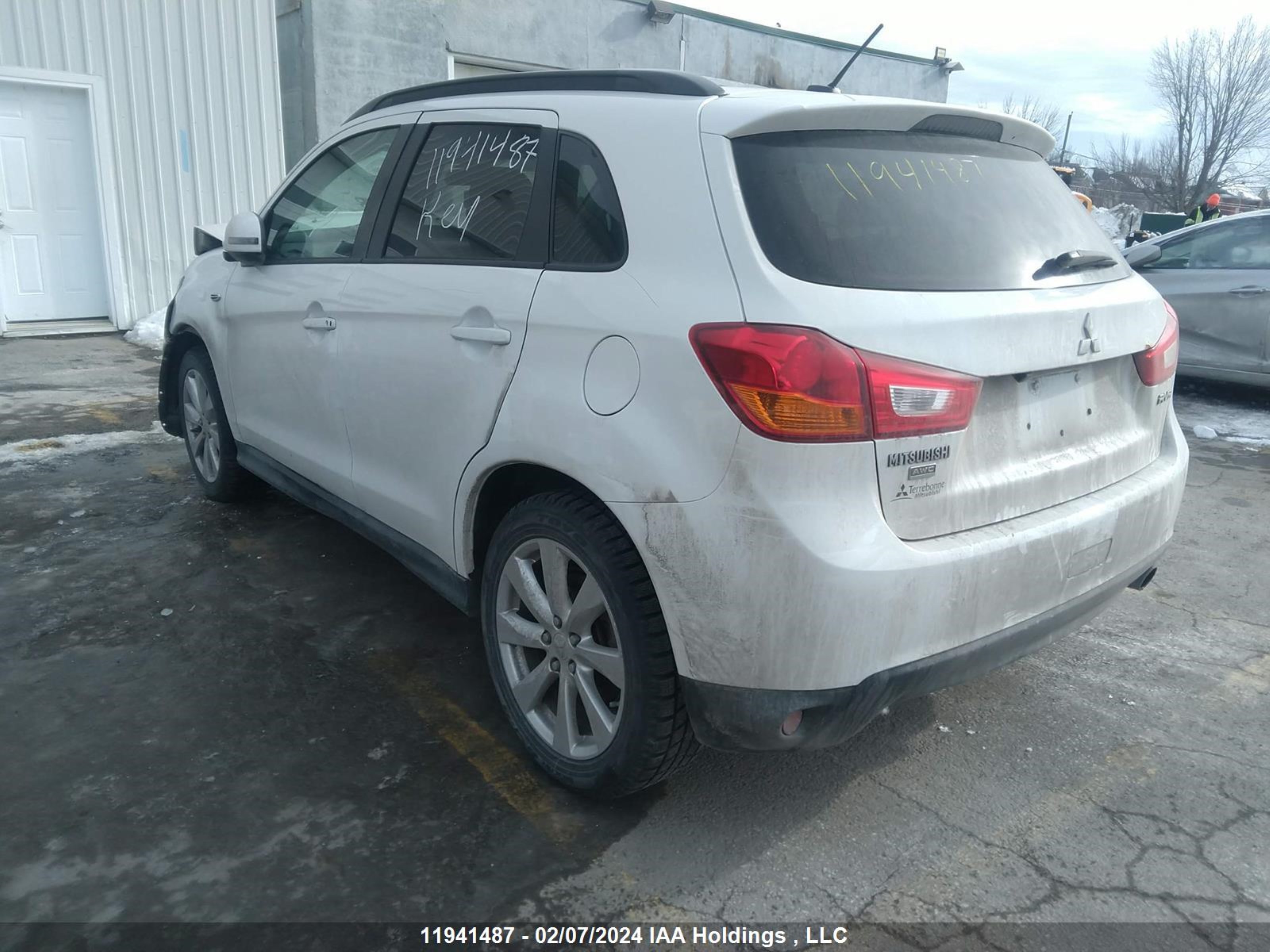 Photo 2 VIN: 4A4AJ4AW2FE604861 - MITSUBISHI RVR 