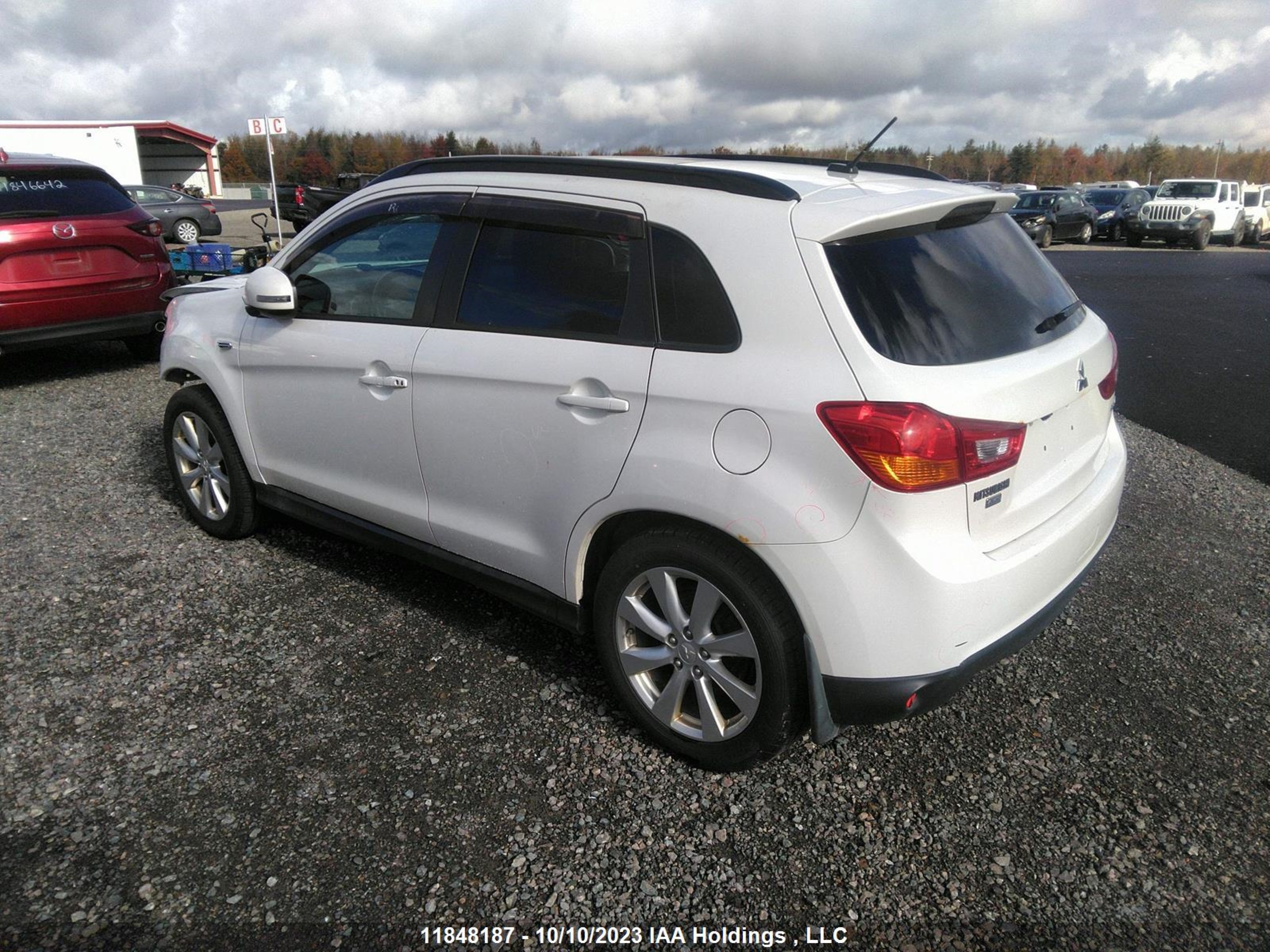 Photo 2 VIN: 4A4AJ4AW5FE605549 - MITSUBISHI RVR 