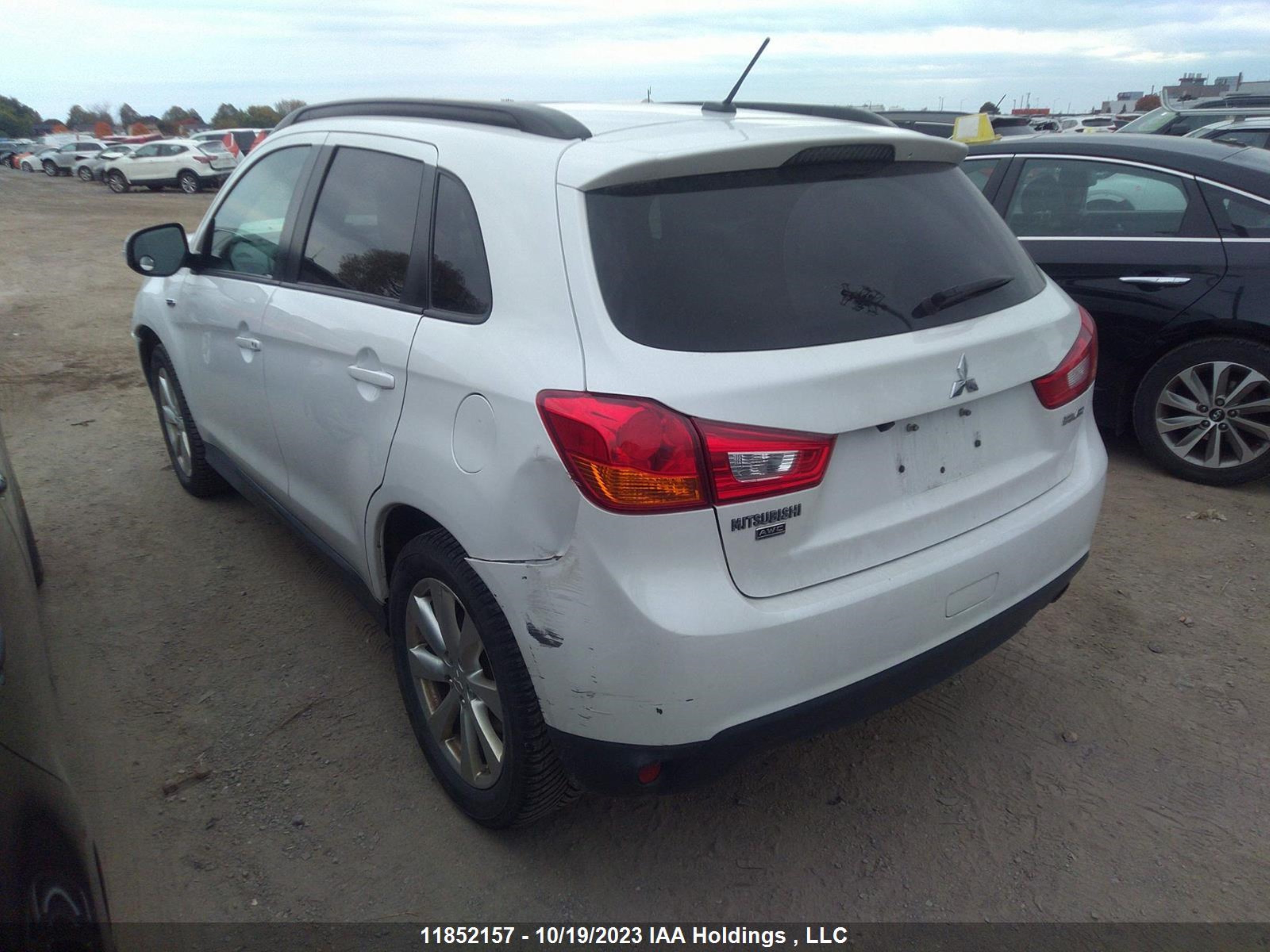 Photo 2 VIN: 4A4AJ4AW5FE606099 - MITSUBISHI RVR 