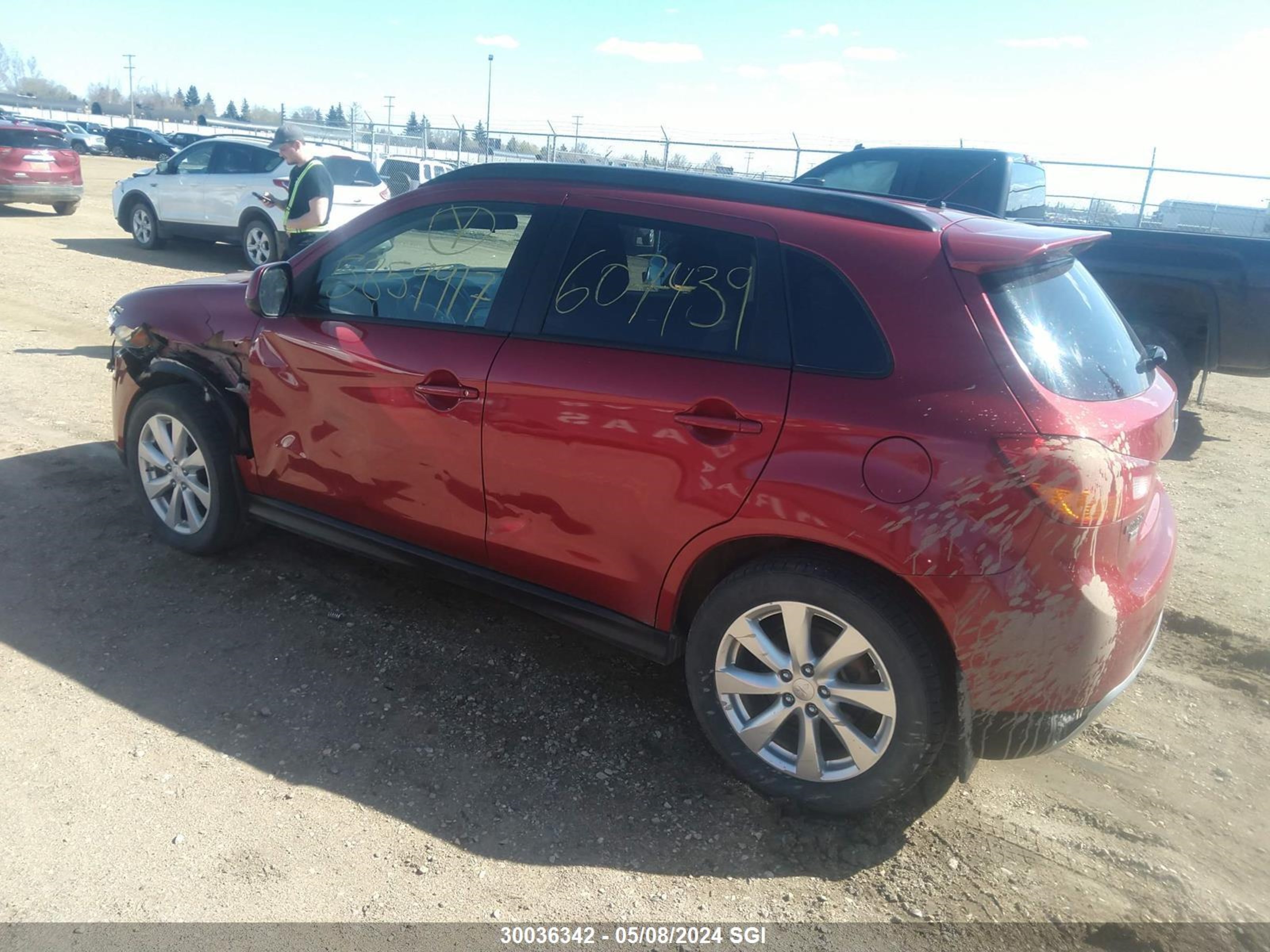 Photo 2 VIN: 4A4AJ4AW8FE607439 - MITSUBISHI RVR 