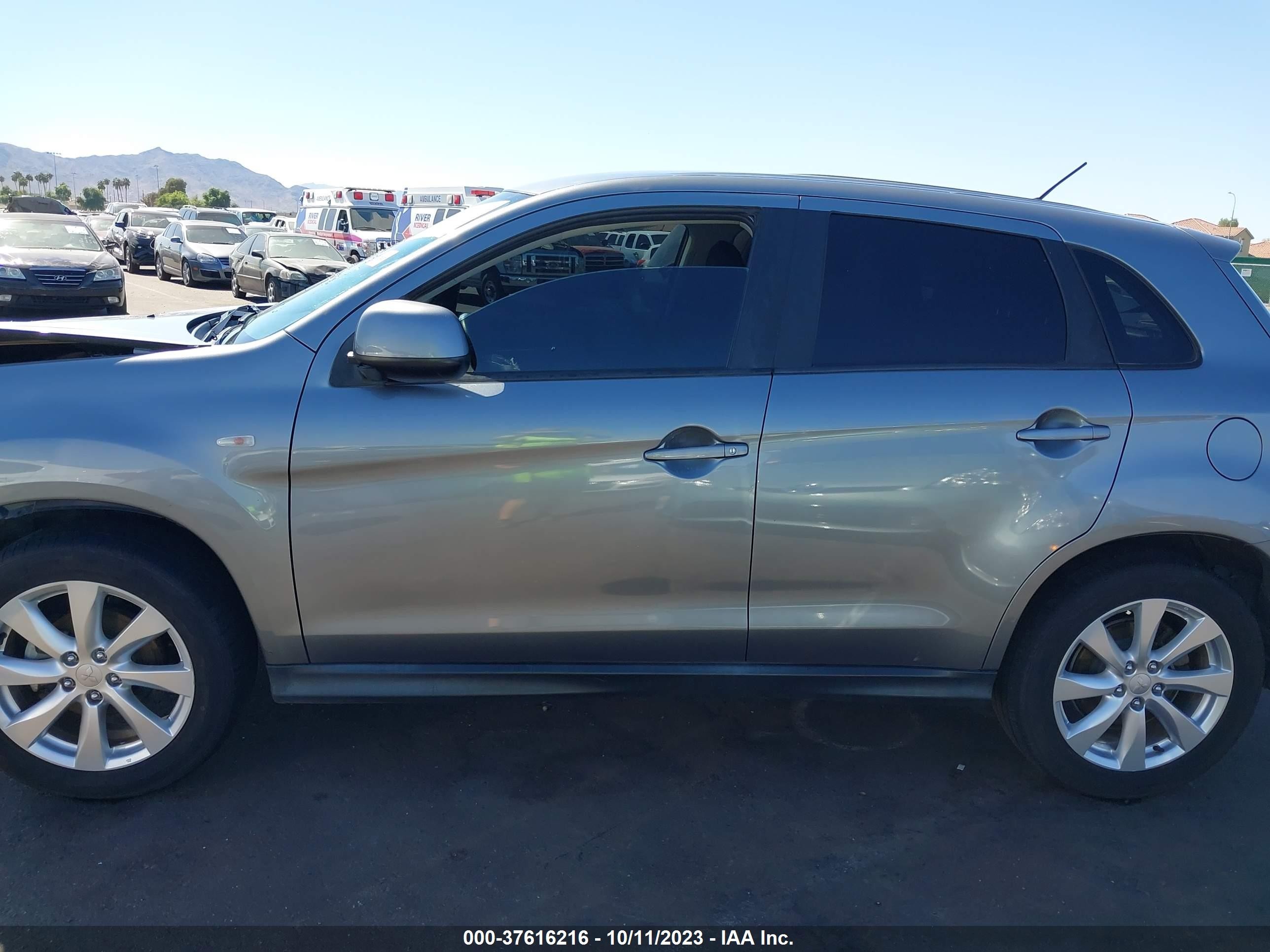 Photo 13 VIN: 4A4AP3AU0DE004604 - MITSUBISHI OUTLANDER 