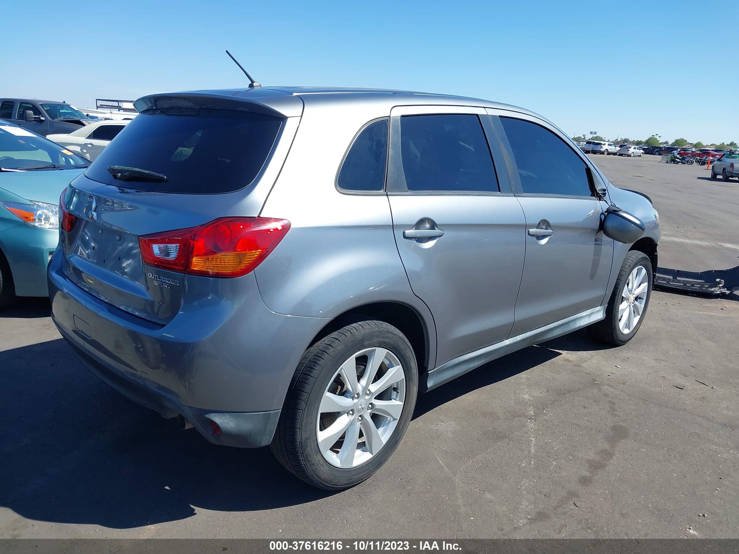 Photo 3 VIN: 4A4AP3AU0DE004604 - MITSUBISHI OUTLANDER 