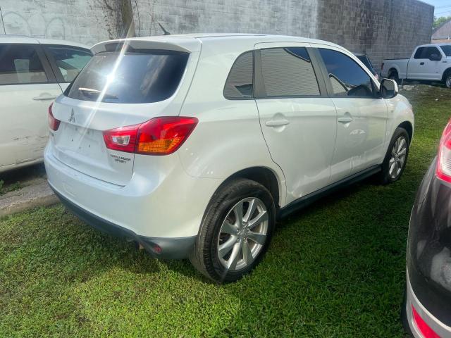 Photo 3 VIN: 4A4AP3AU2EE010373 - MITSUBISHI OUTLANDER 