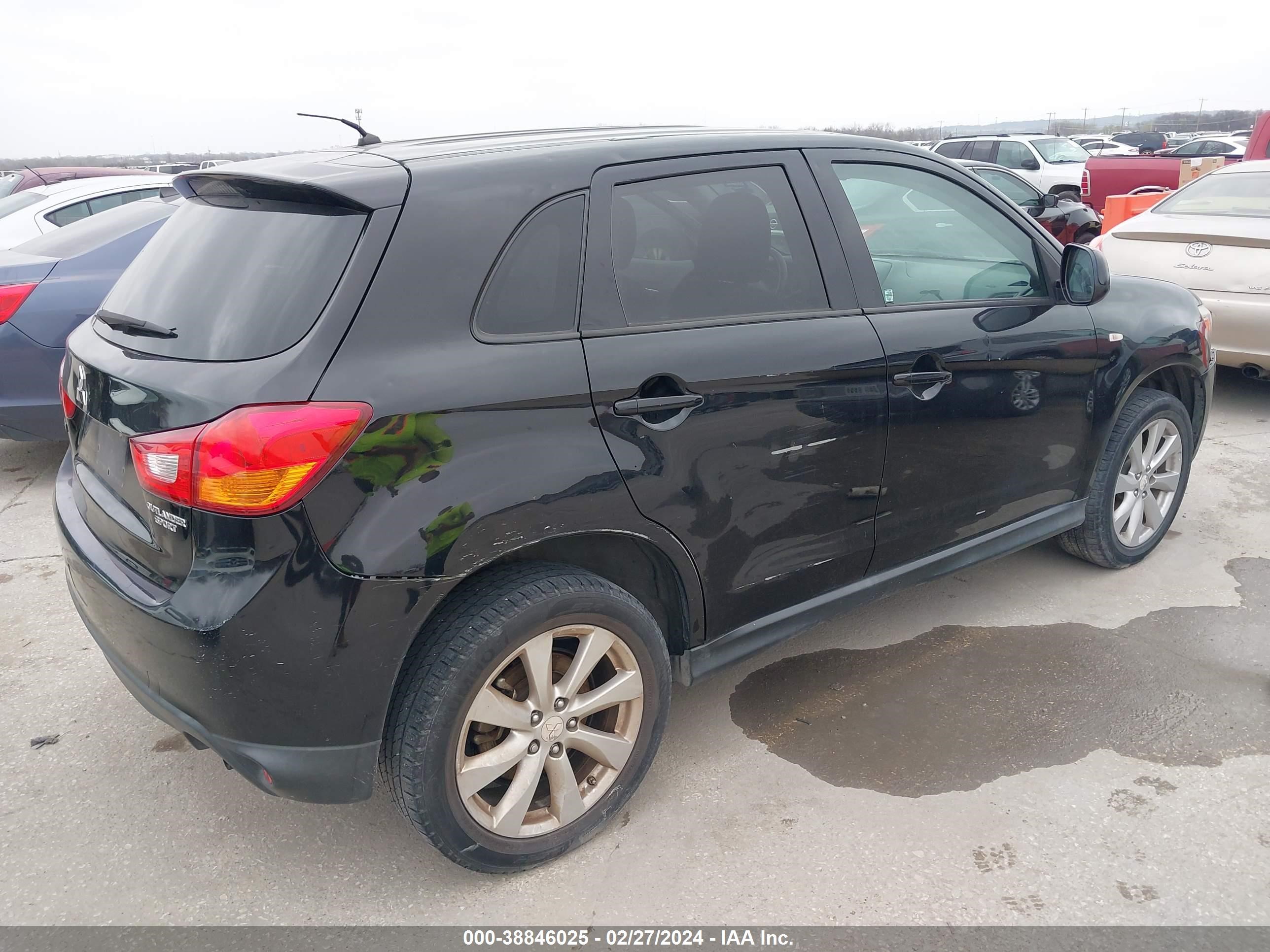 Photo 3 VIN: 4A4AP3AU2FE039695 - MITSUBISHI OUTLANDER 