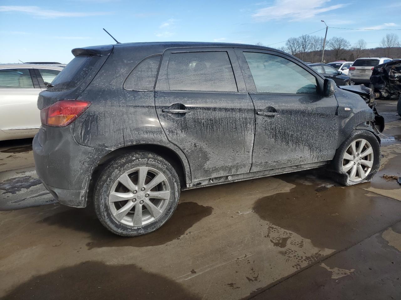 Photo 2 VIN: 4A4AP3AU3DE002068 - MITSUBISHI OUTLANDER 